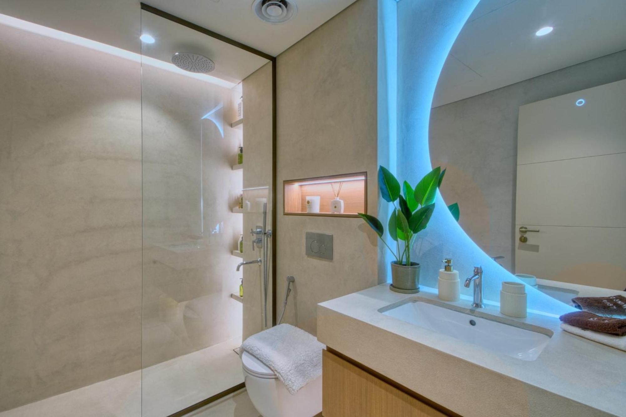 Marina Royale 3 Bedroom I Luxe Marina Harbour & Yacht Club Views I Nearby To A I Free Pool, Gym, Wi-fi And Parking I By Meerak Dubai