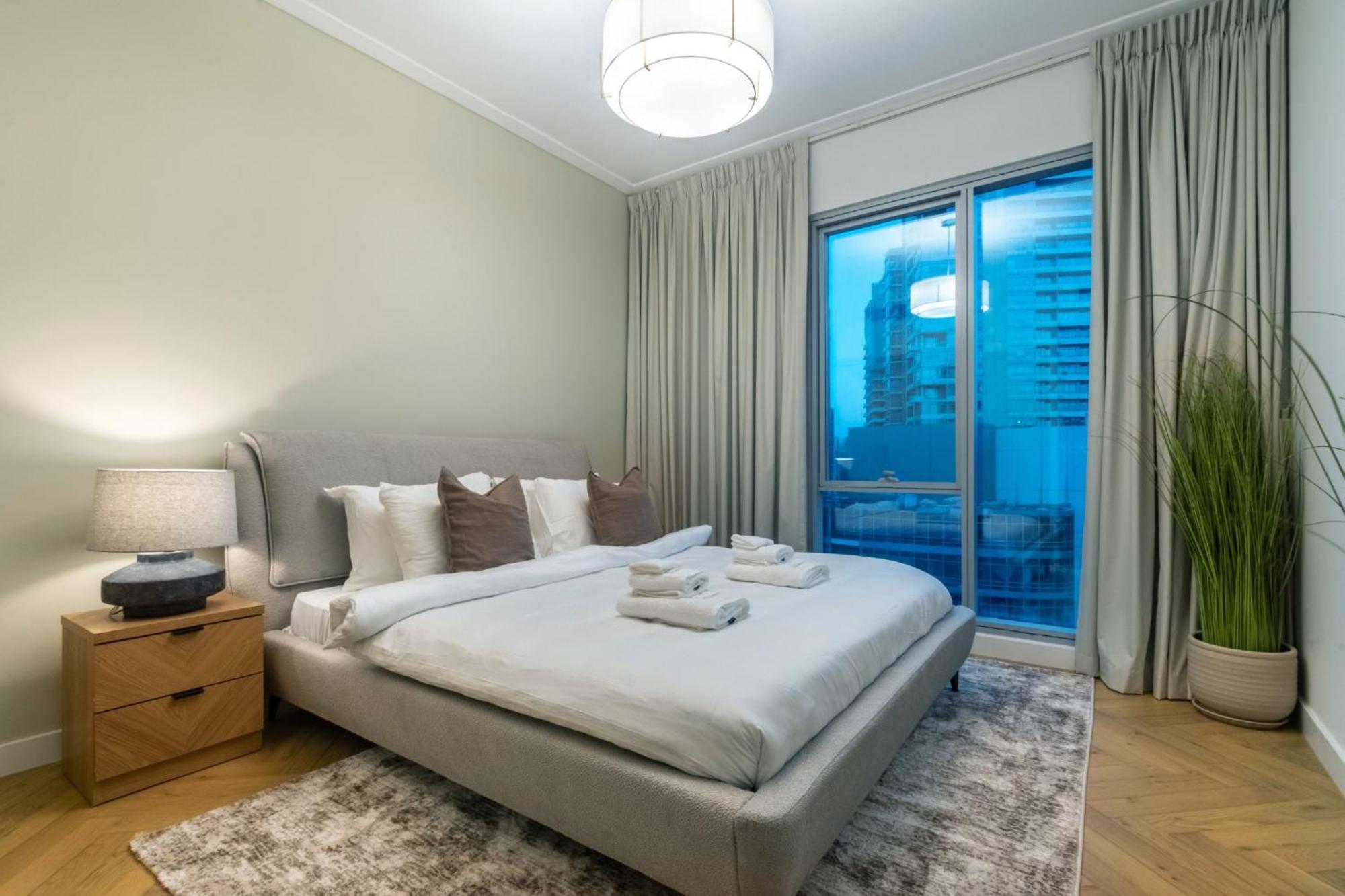 Marina Royale 3 Bedroom I Luxe Marina Harbour & Yacht Club Views I Nearby To A I Free Pool, Gym, Wi-fi And Parking I By Meerak Apartment