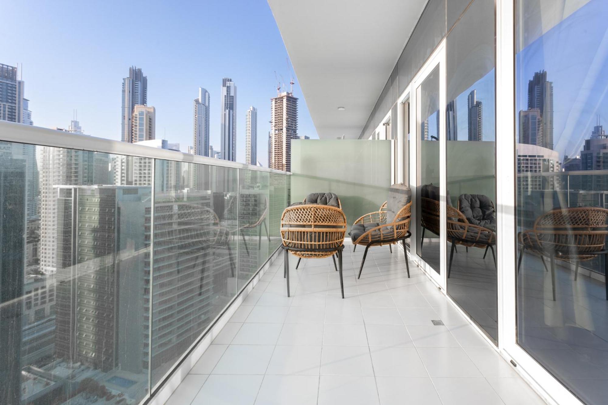Homesvip - Burj Khalifa View - Prime Location Apartment Dubai