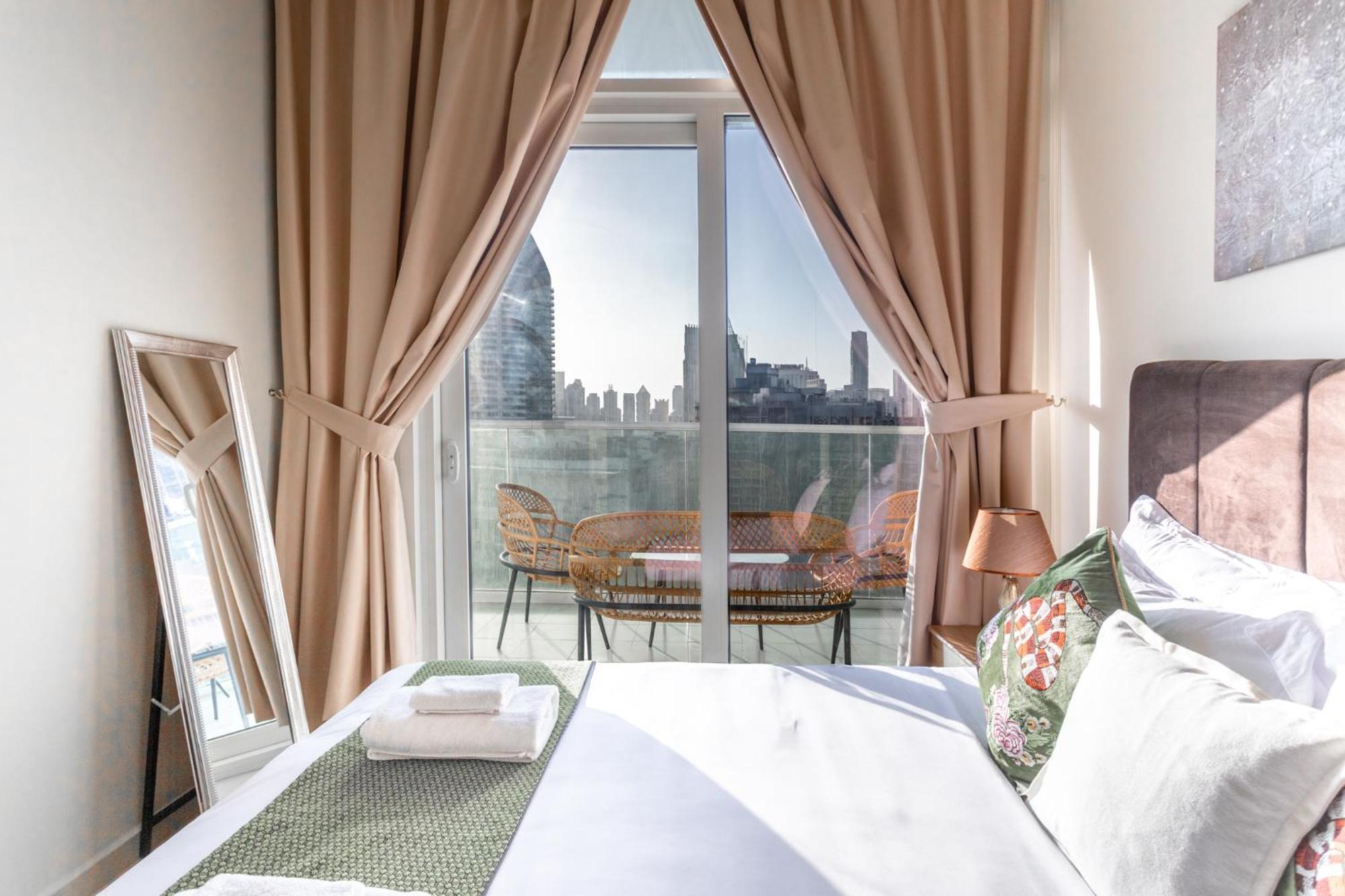 Homesvip - Burj Khalifa View - Prime Location * Dubai