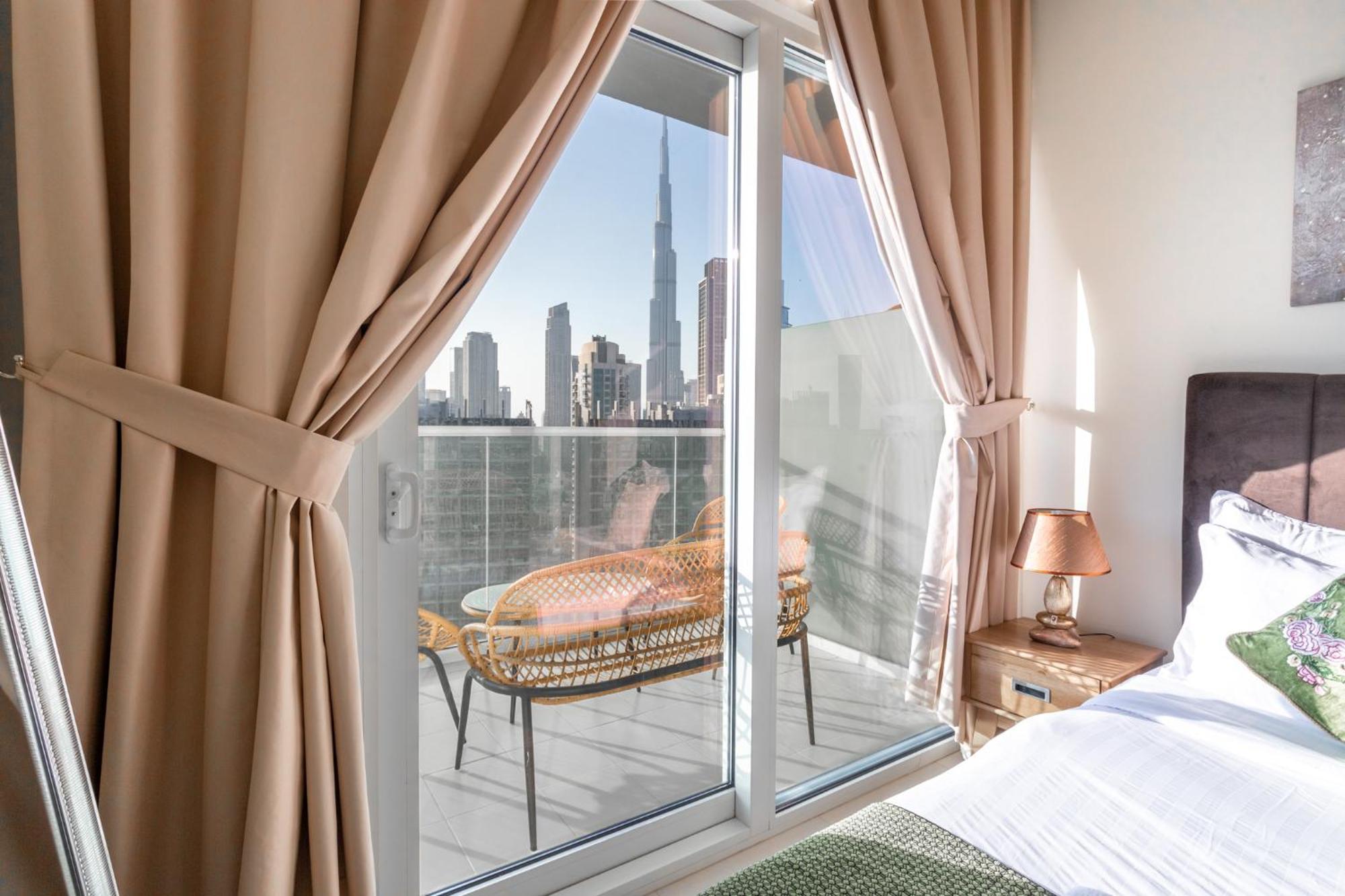 Homesvip - Burj Khalifa View - Prime Location Apartment *