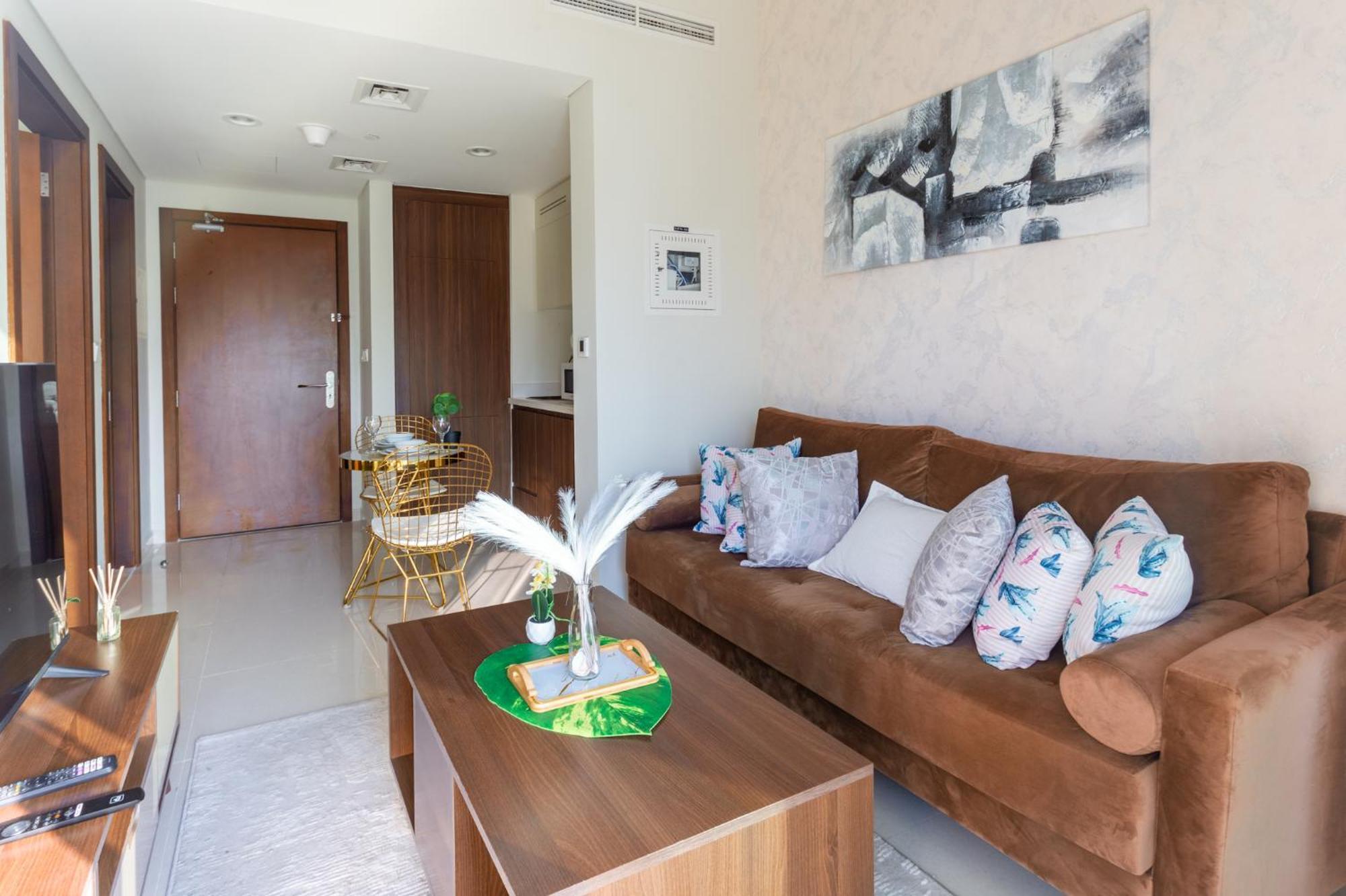 Homesvip - Burj Khalifa View - Prime Location Apartment Dubai