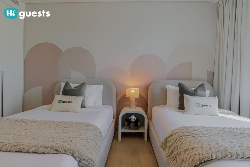 Apartment Higuests - Beachfront Living Stunning 4 Bedroom With Maid's