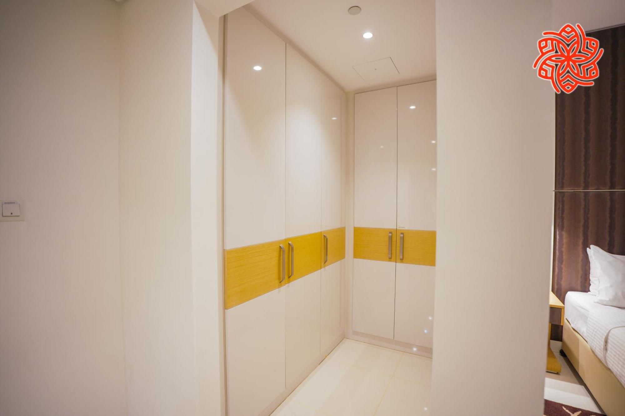 Alashrafia Saray- Classy 1bdr In Canal Views * Dubai