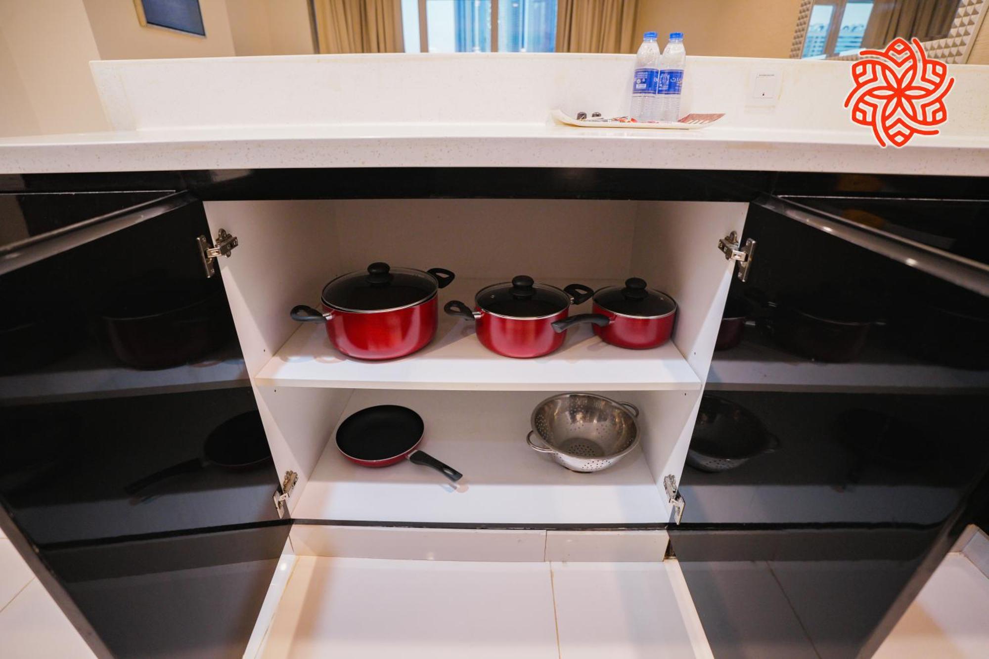 Alashrafia Saray- Classy 1bdr In Canal Views * Dubai