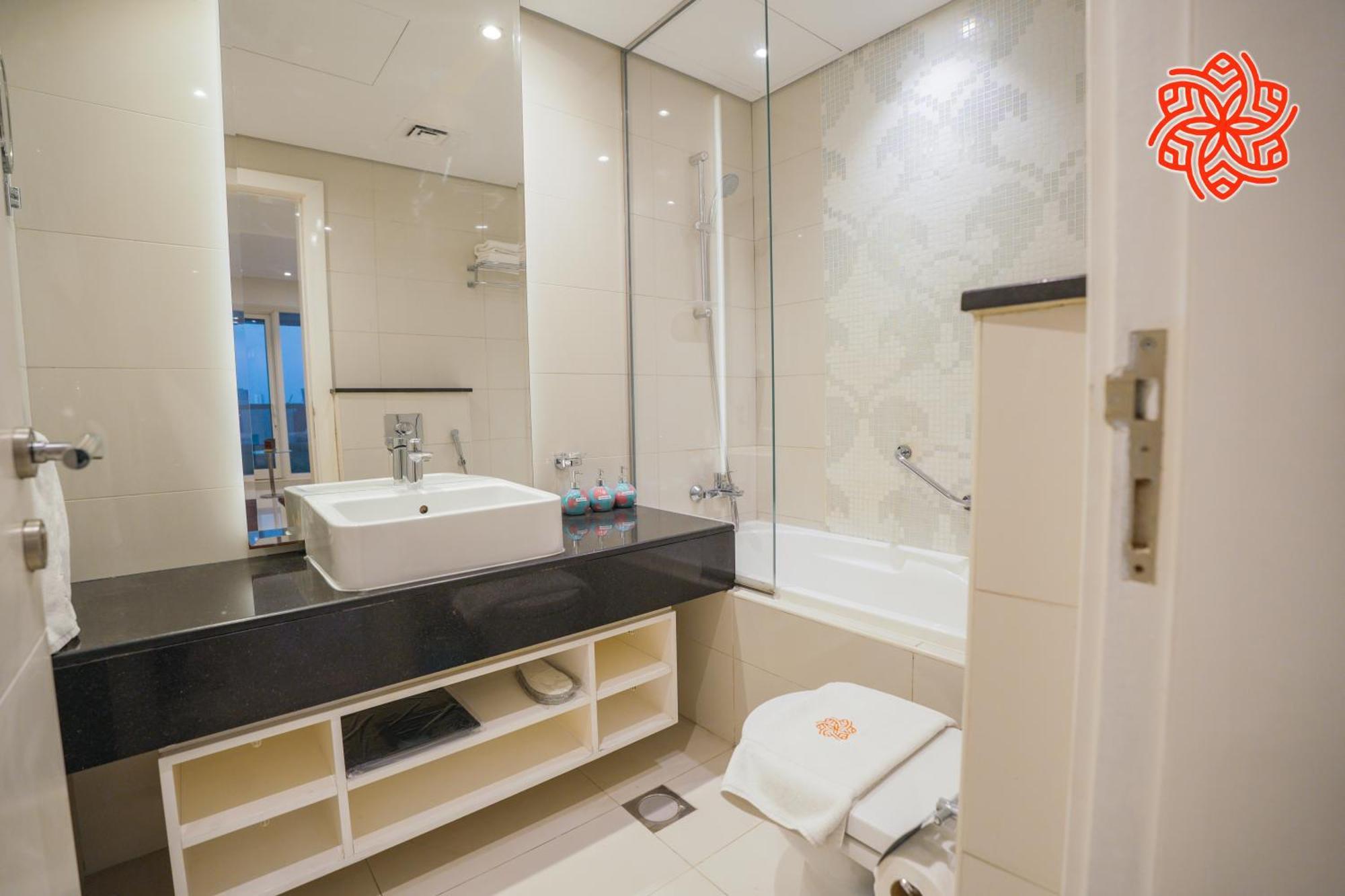 Alashrafia Saray- Classy 1bdr In Canal Views Daire
