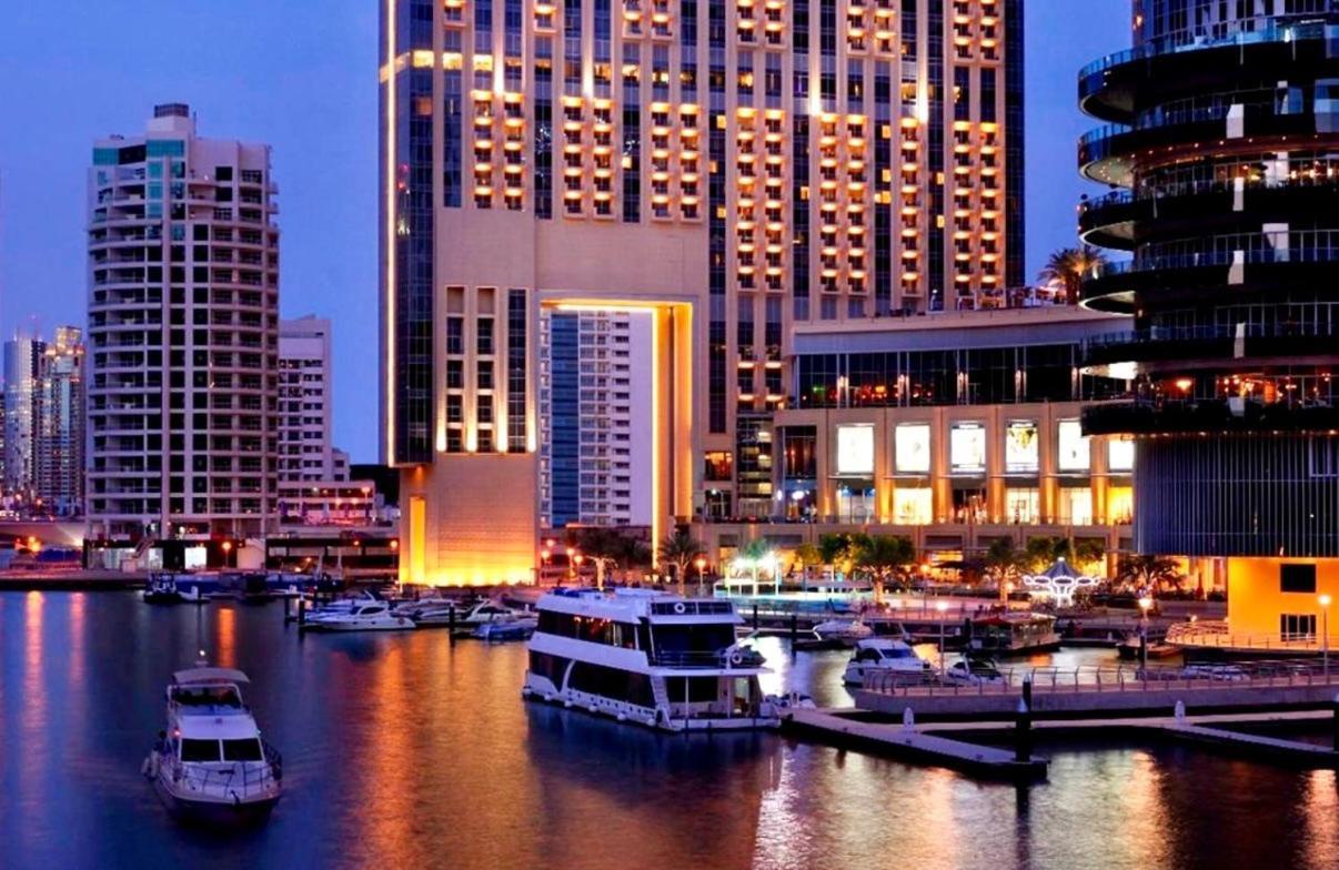 Address Marina Mall Suites - Full Marina Views, Balcony, Kitchen & Parking Daire