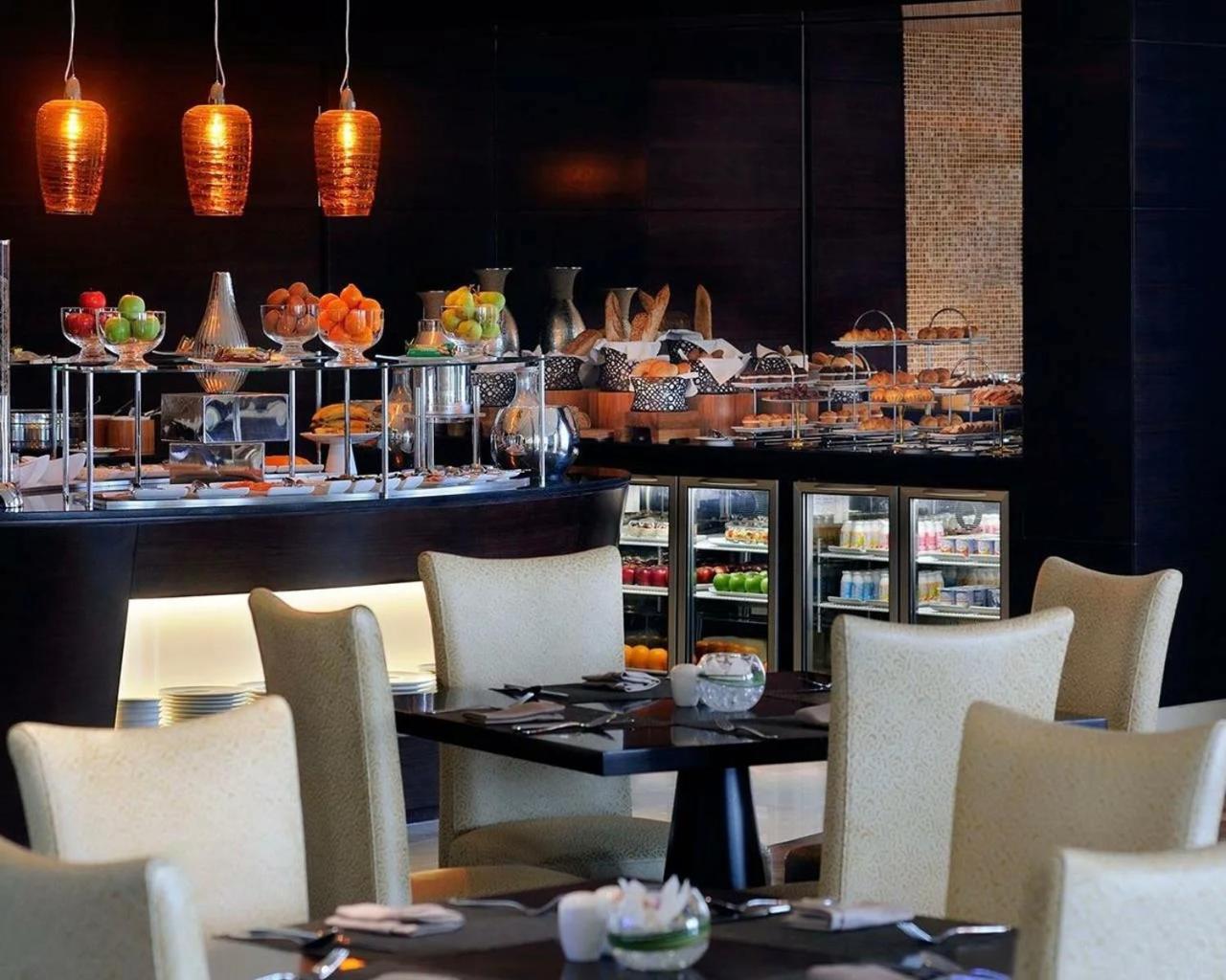 Daire Address Marina Mall Suites - Full Marina Views, Balcony, Kitchen & Parking