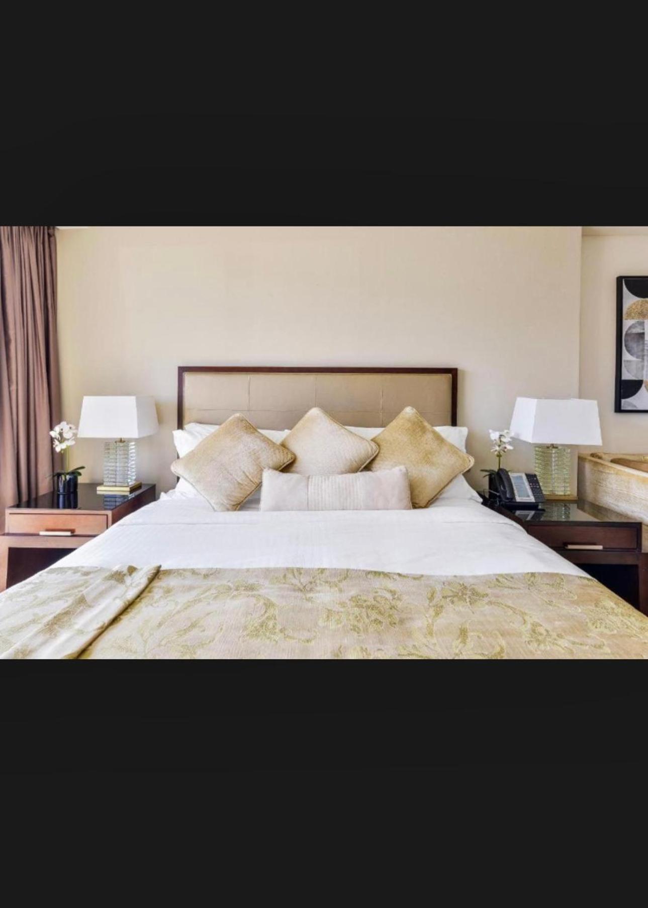 Address Marina Mall Suites - Full Marina Views, Balcony, Kitchen & Parking
