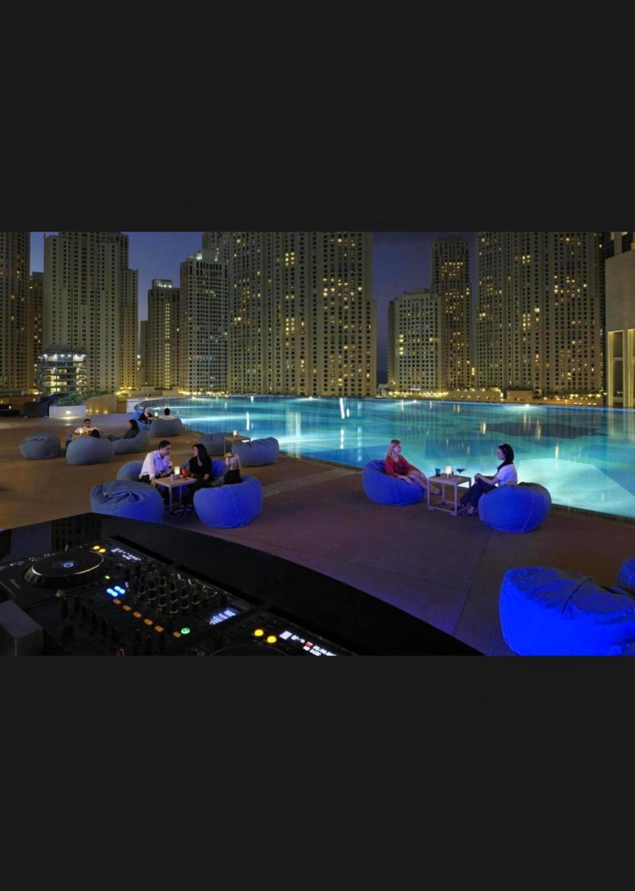 Address Marina Mall Suites - Full Marina Views, Balcony, Kitchen & Parking Daire