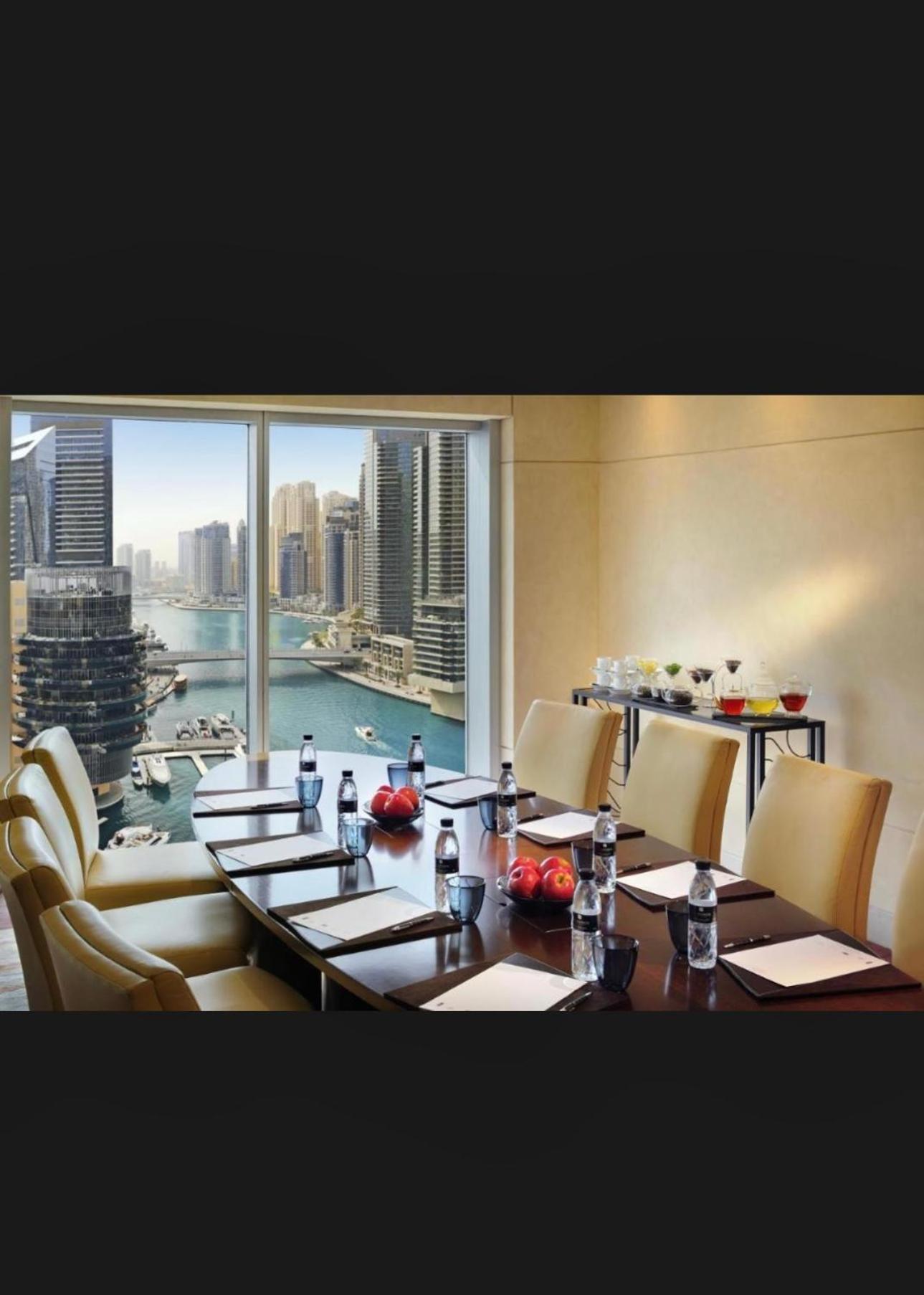 Address Marina Mall Suites - Full Marina Views, Balcony, Kitchen & Parking Daire Dubai