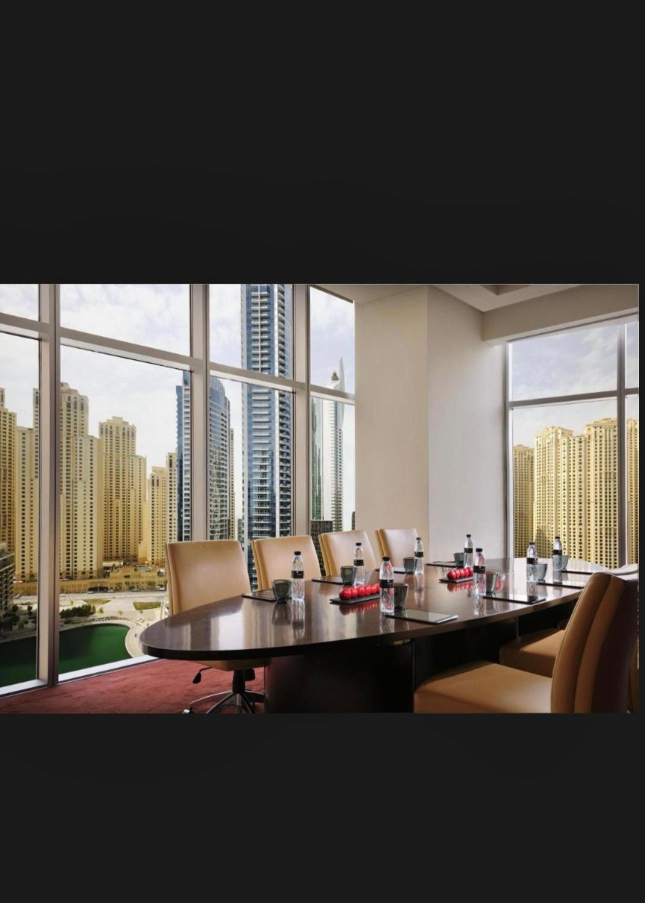 Daire Address Marina Mall Suites - Full Marina Views, Balcony, Kitchen & Parking Dubai