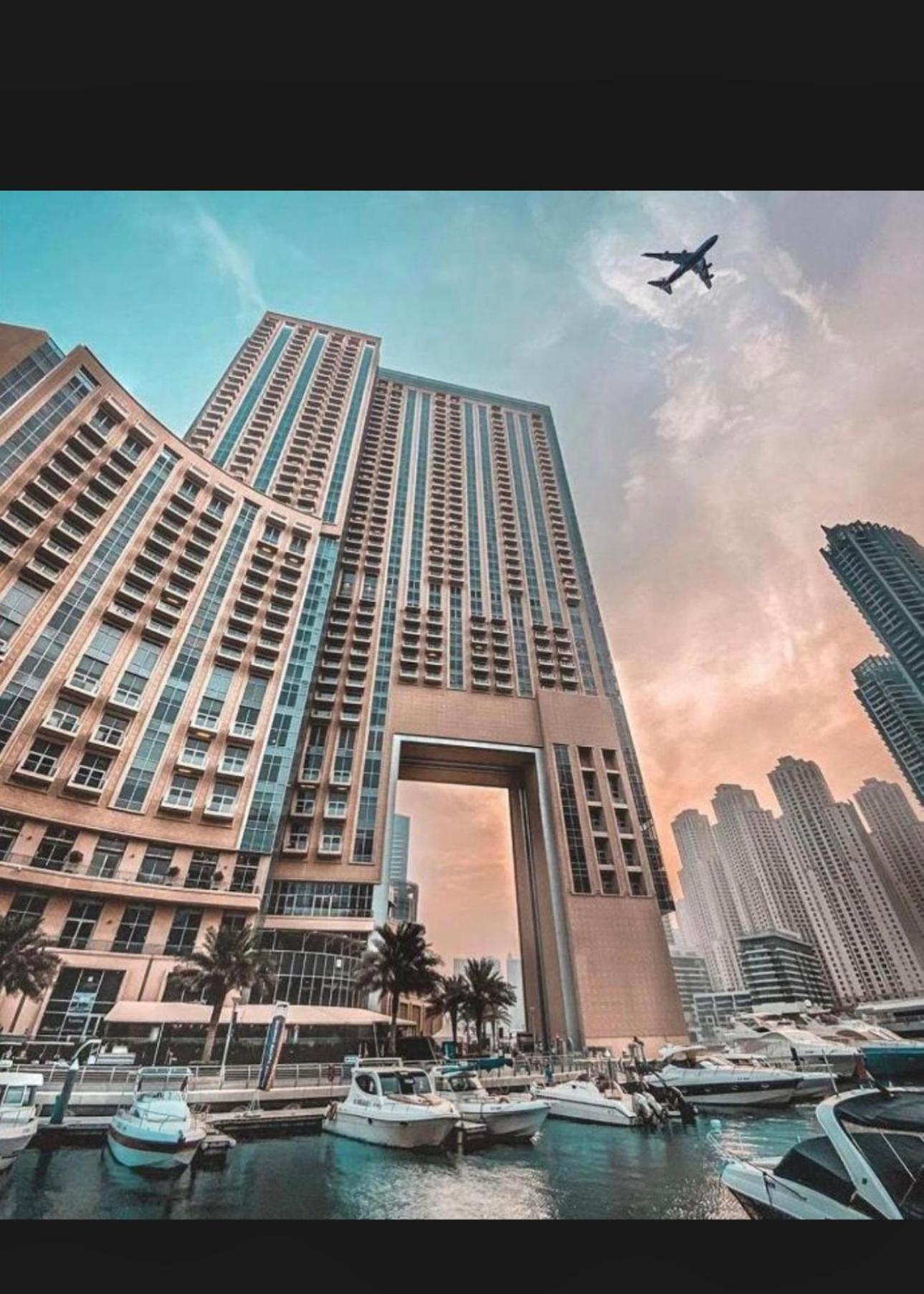 Address Marina Mall Suites - Full Marina Views, Balcony, Kitchen & Parking Dubai