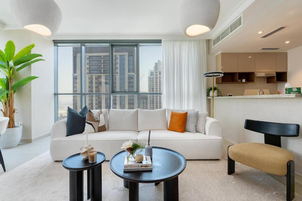 Skyline Huge 1 Bedroom Creek Apartment Dubai