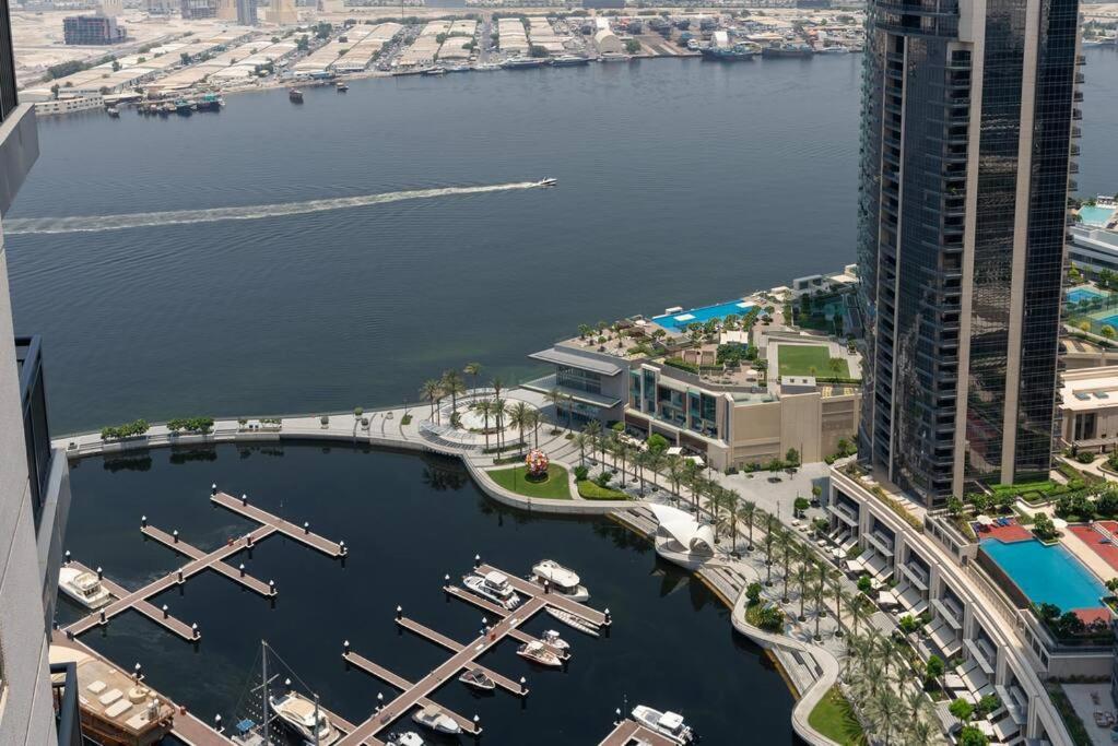 Apartment Skyline Huge 1 Bedroom Creek Dubai