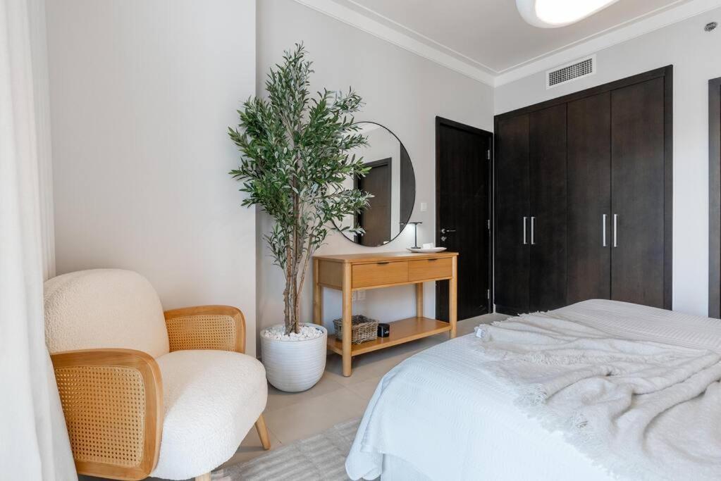 Skyline Huge 1 Bedroom Creek