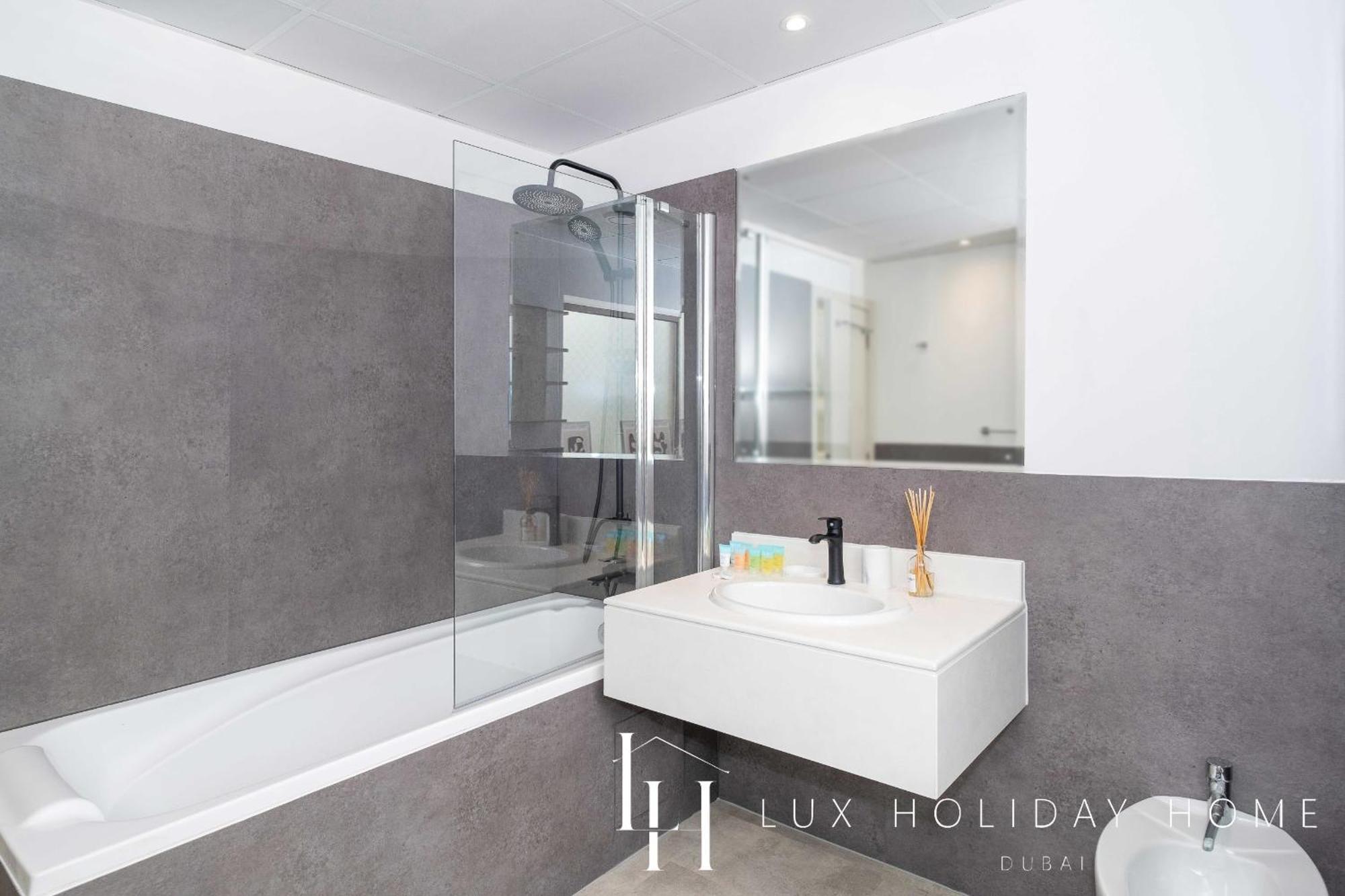Lux The Luxurious Jbr Dubai