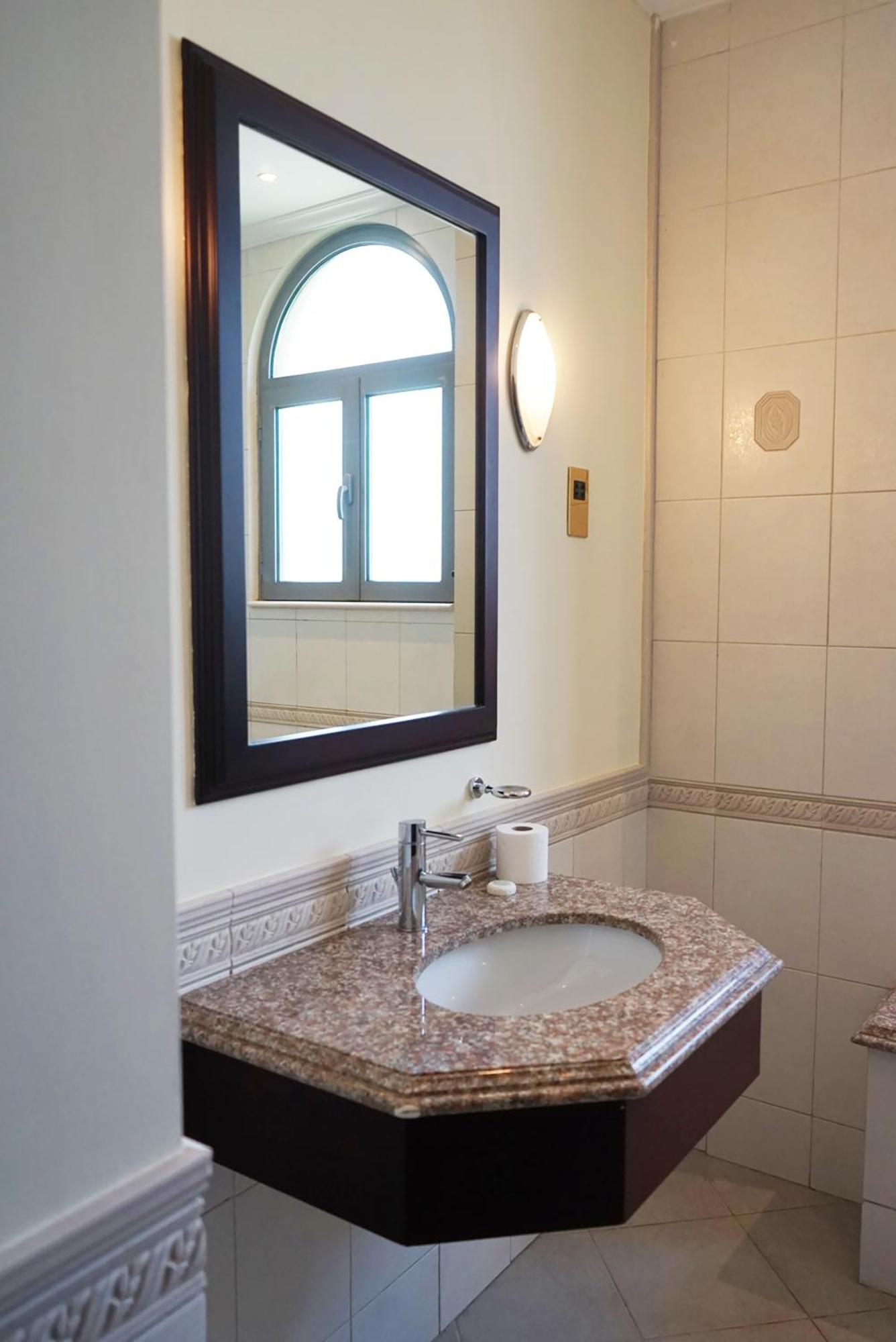Luxe 4br On Palm Jumeirah With Beach Access Dubai