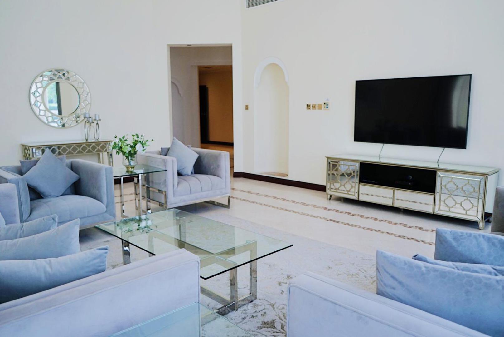 Villa Luxe 4br On Palm Jumeirah With Beach Access *