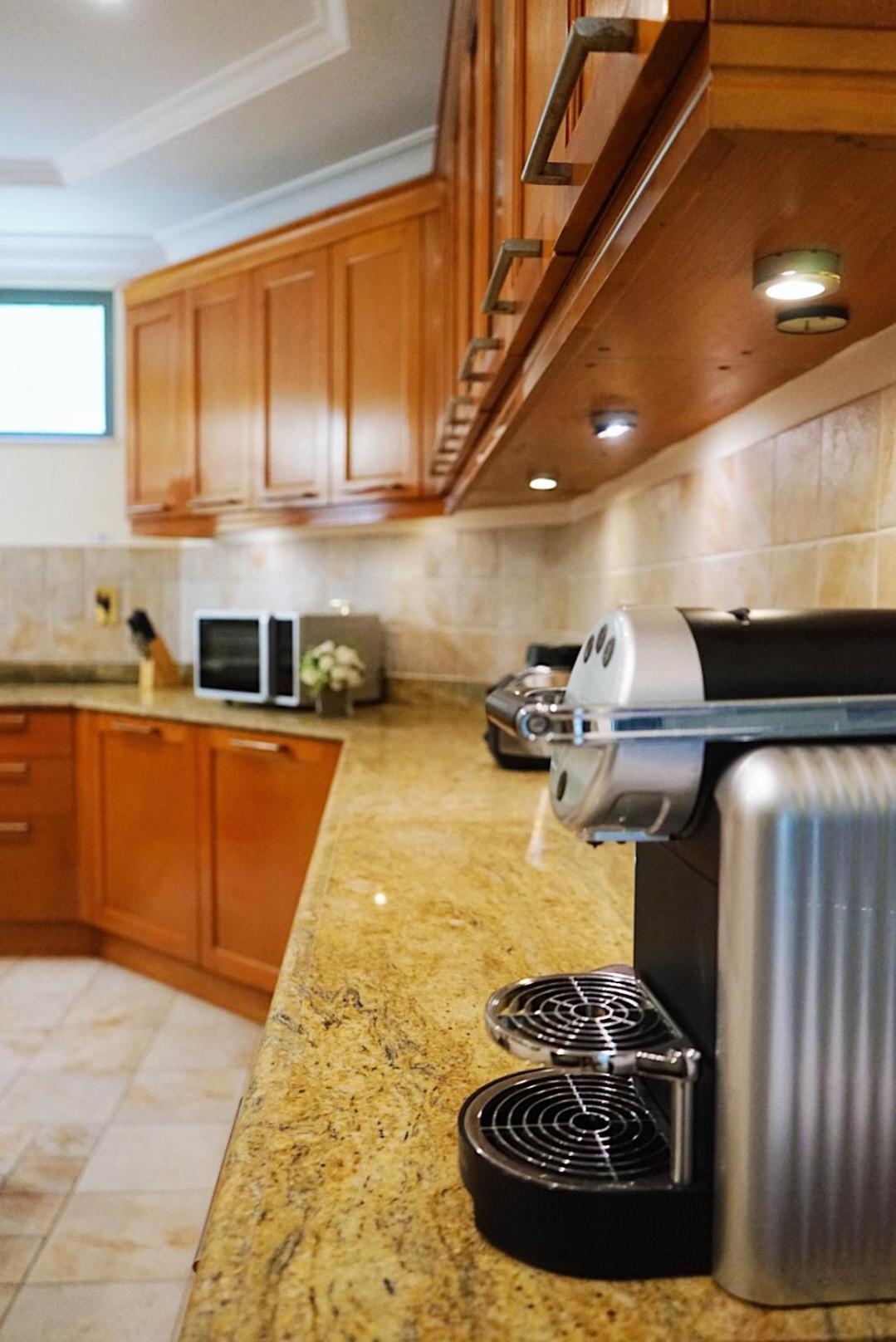 Luxe 4br On Palm Jumeirah With Beach Access Dubai