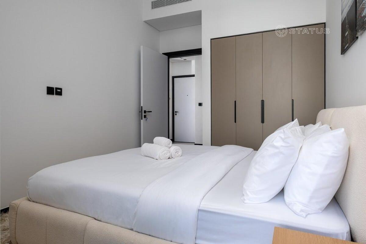2br-bd-15ns Burj Khalifa Canal Views Apartment *