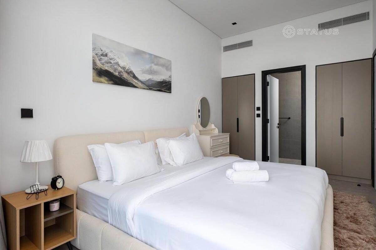 2br-bd-15ns Burj Khalifa Canal Views Apartment *