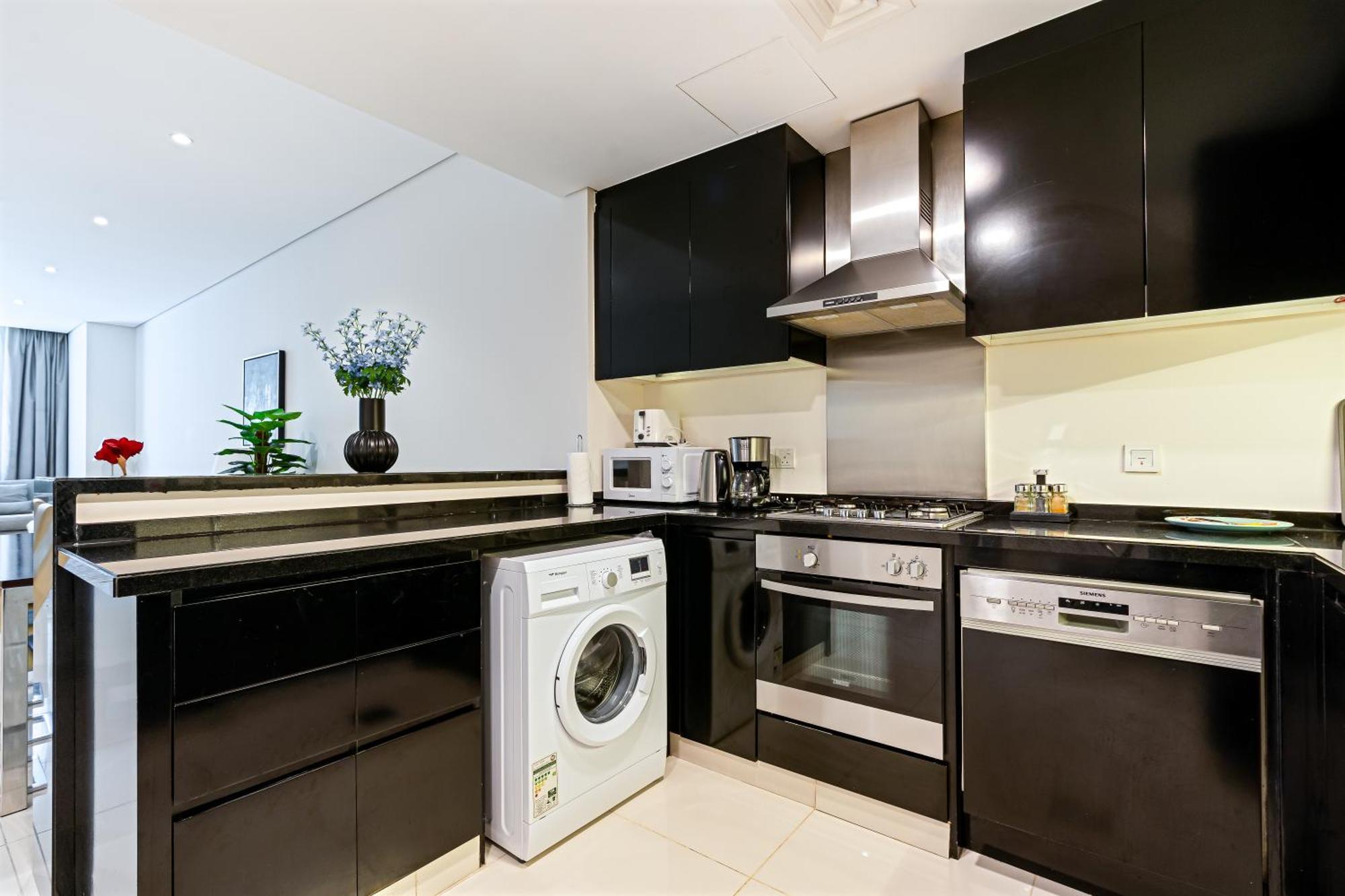 Apartment Discover Urban Chic -vibrant Life