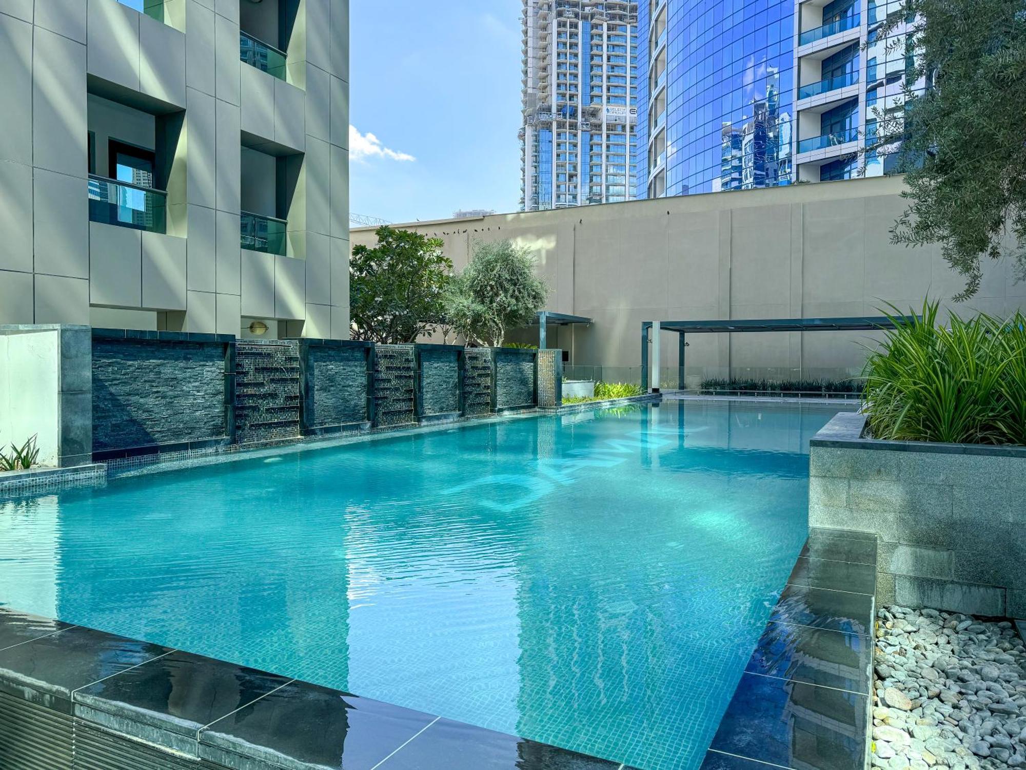 Apartment Discover Urban Chic -vibrant Life *