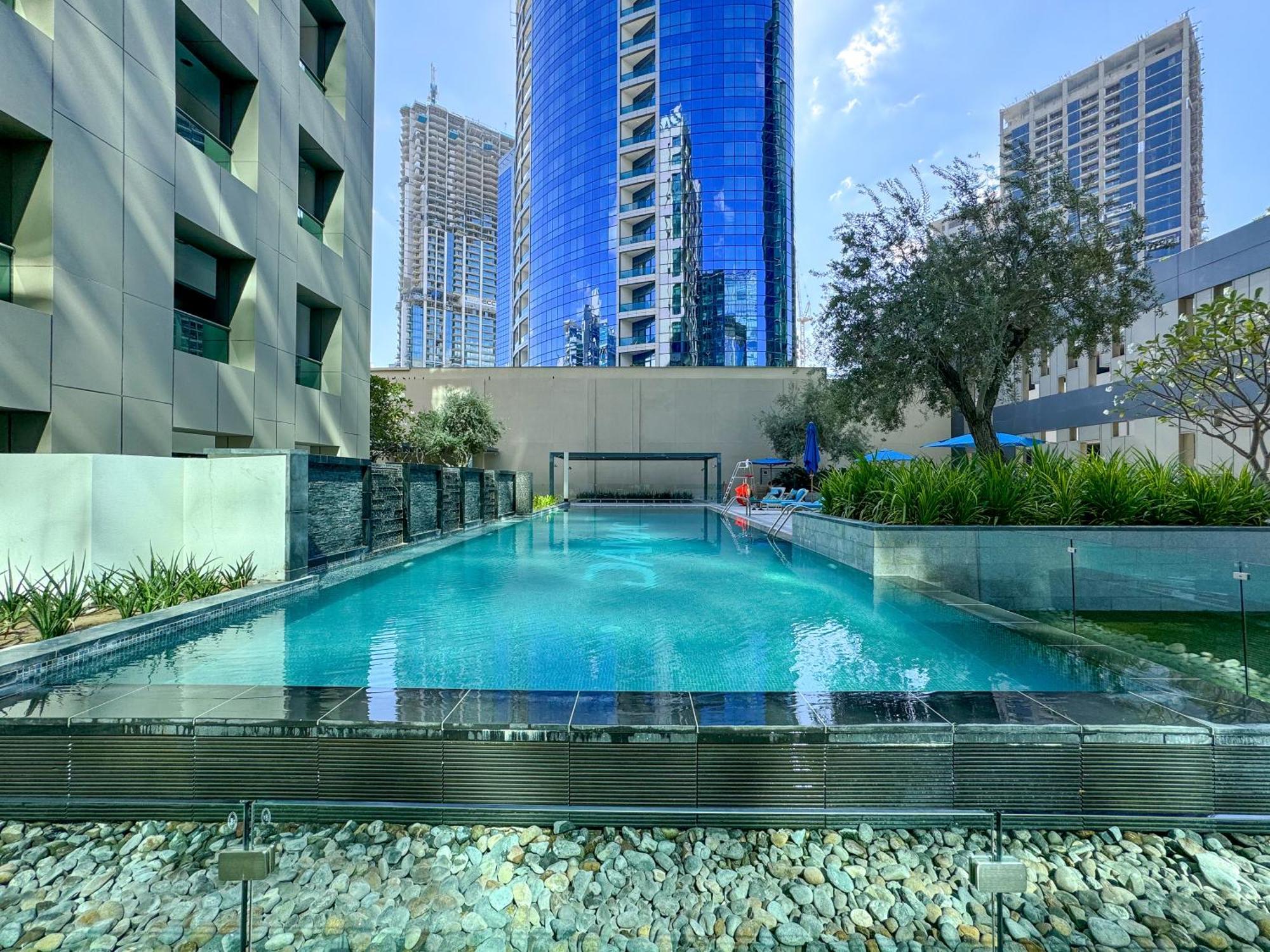 Apartment Discover Urban Chic -vibrant Life *
