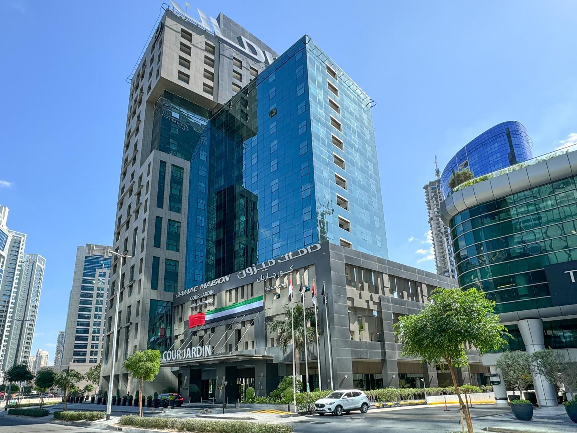 Discover Urban Chic -vibrant Life Dubai