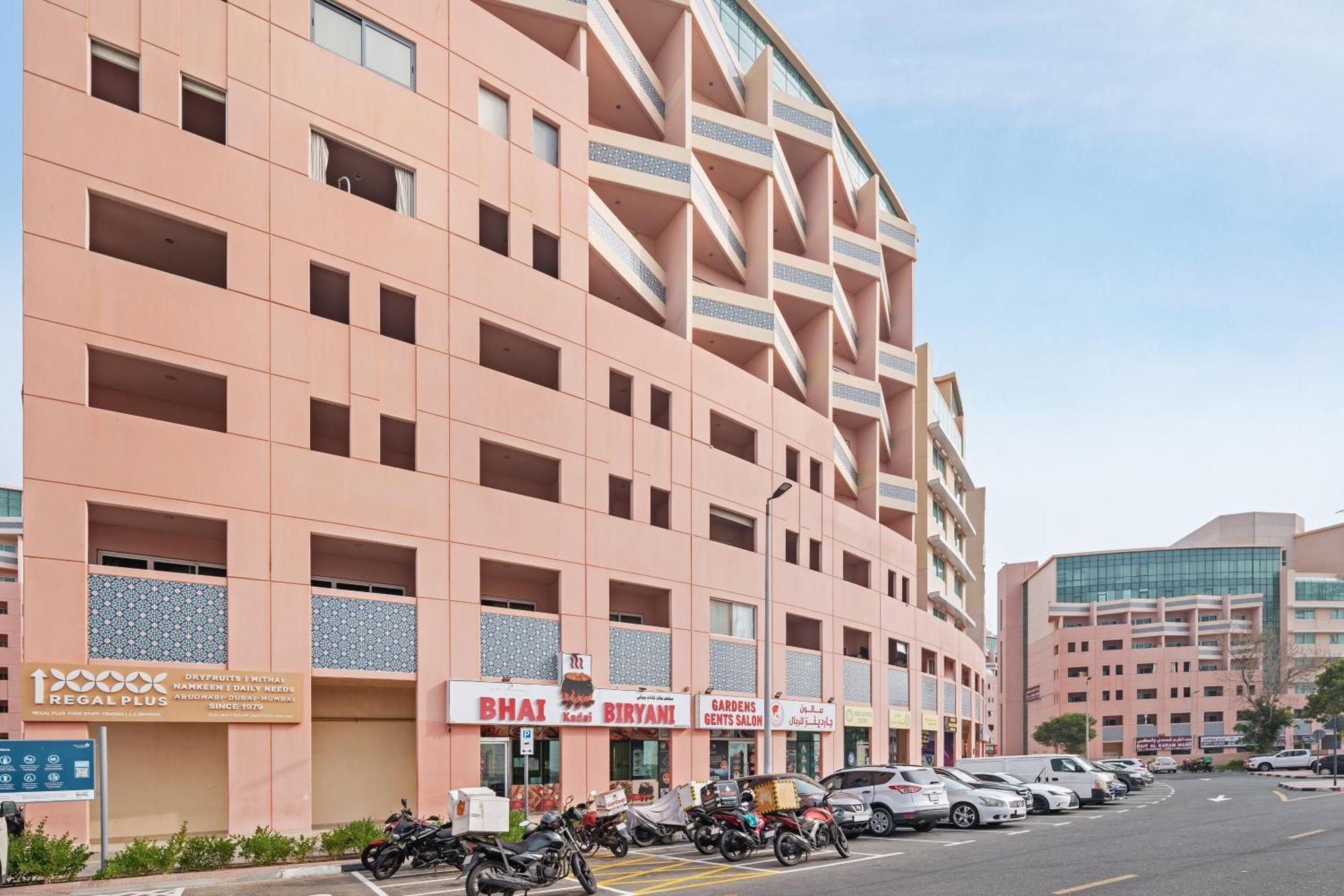 Luxury Near Battua Mall *