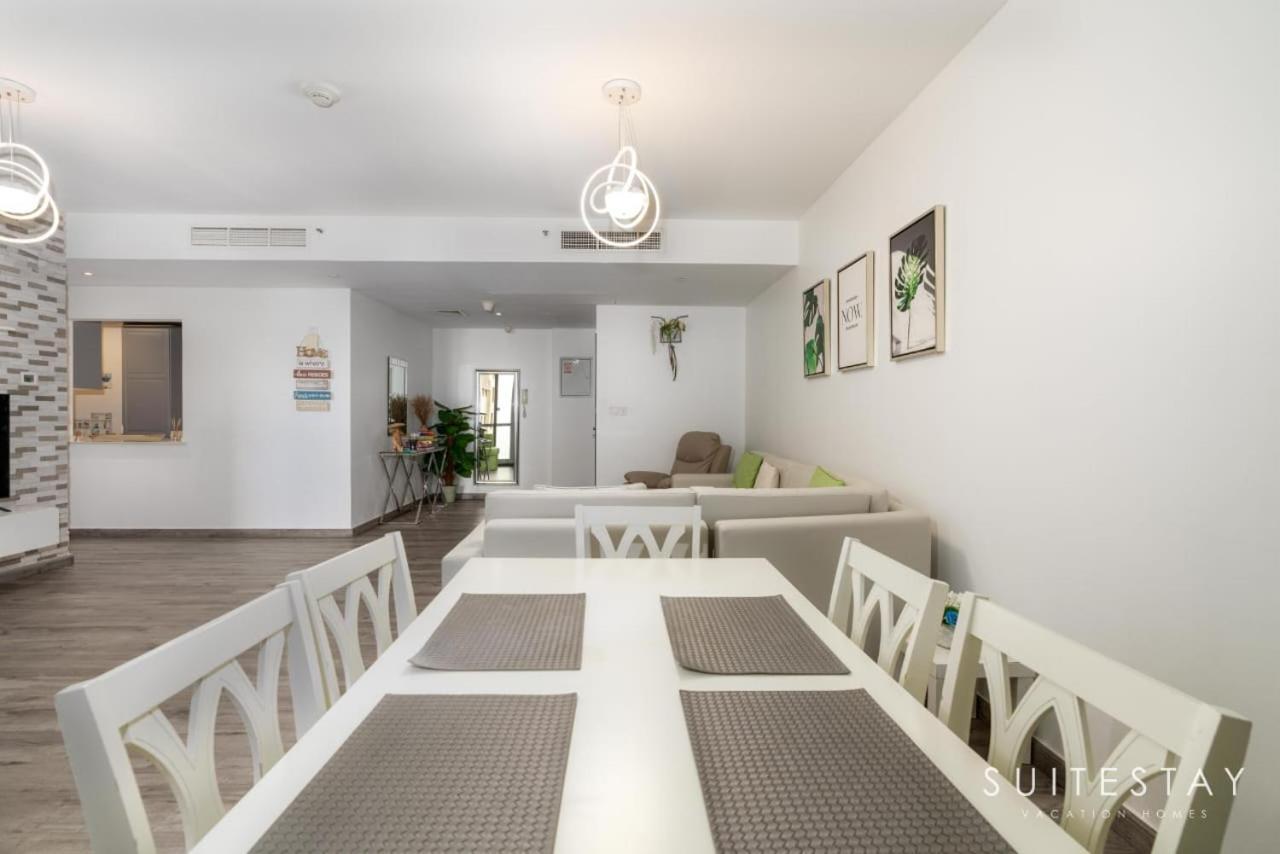 A Cosmopolitan Murjan 5 Apartment *