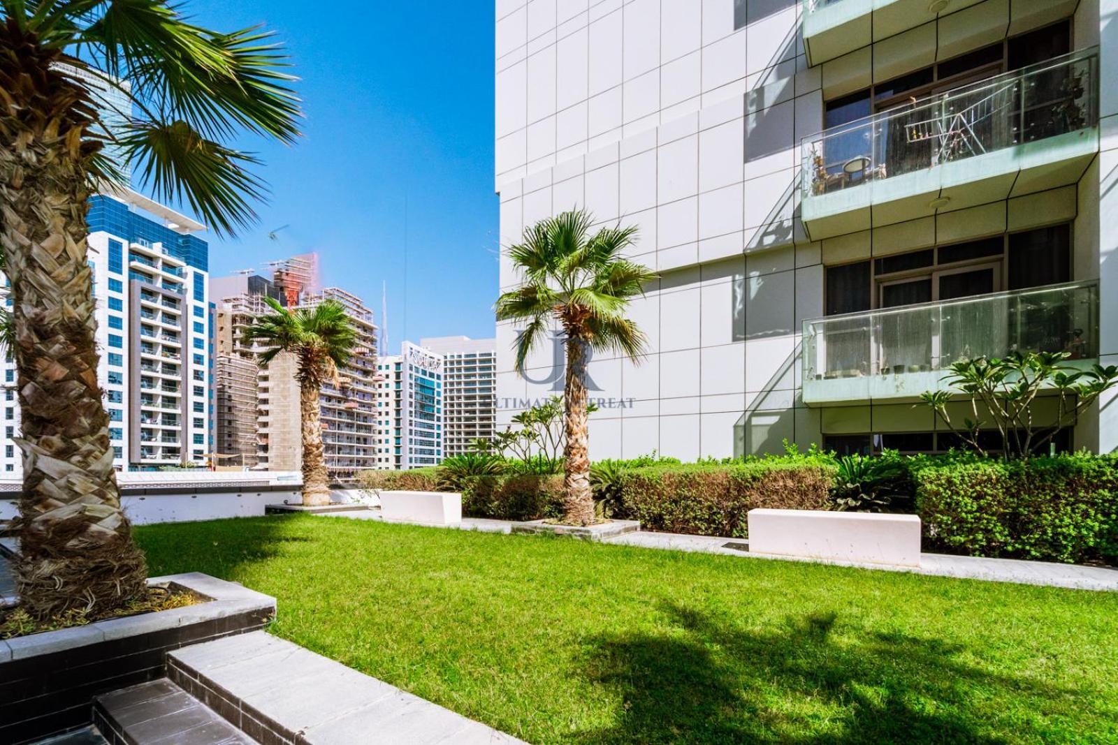 Apartment Huge In Business Bay With Jacuzzi Access 17 Minutes To Trade Fair