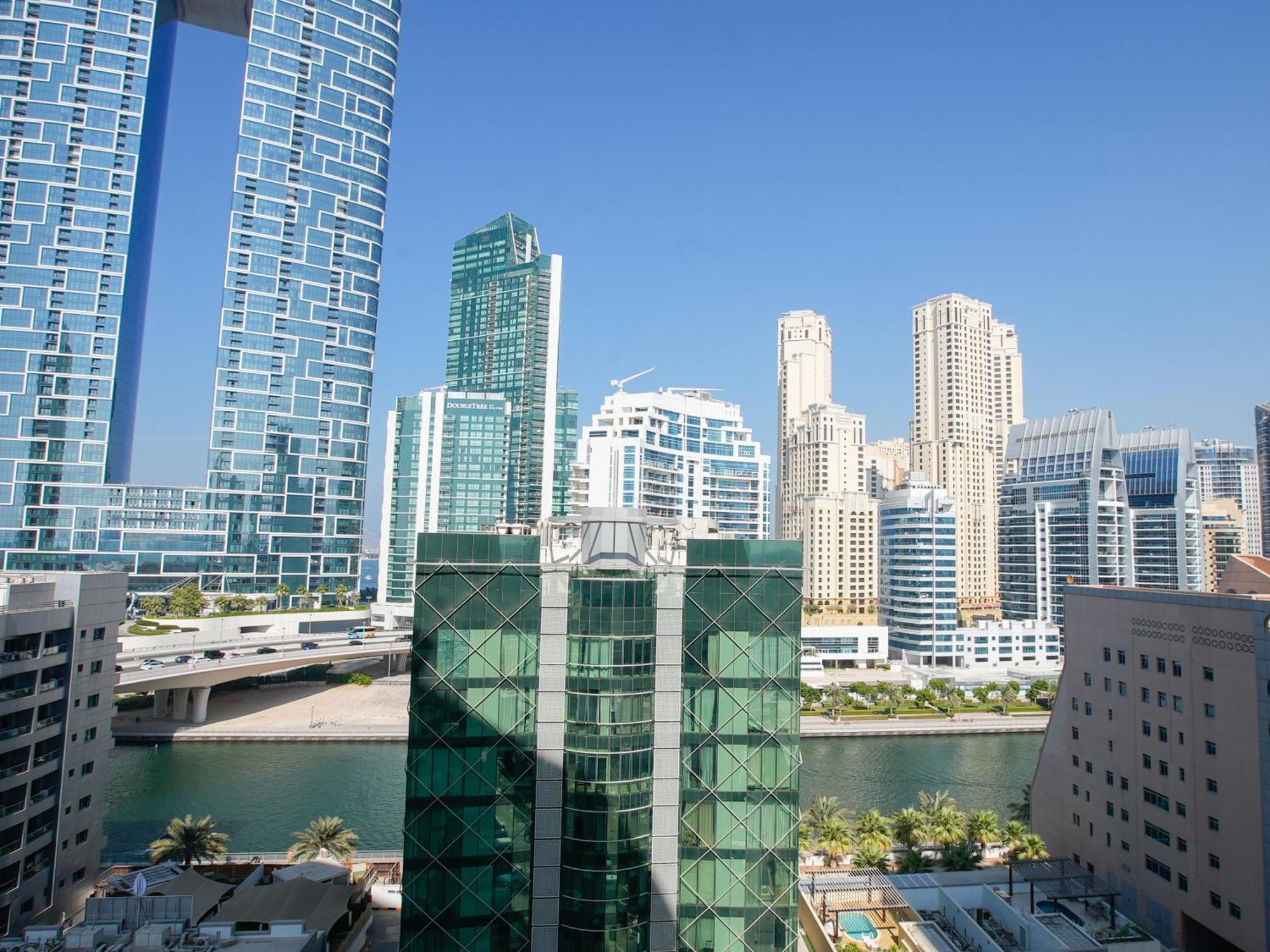 Modern Spacious 3-bedroom Maid's With Marina Views Apartment *