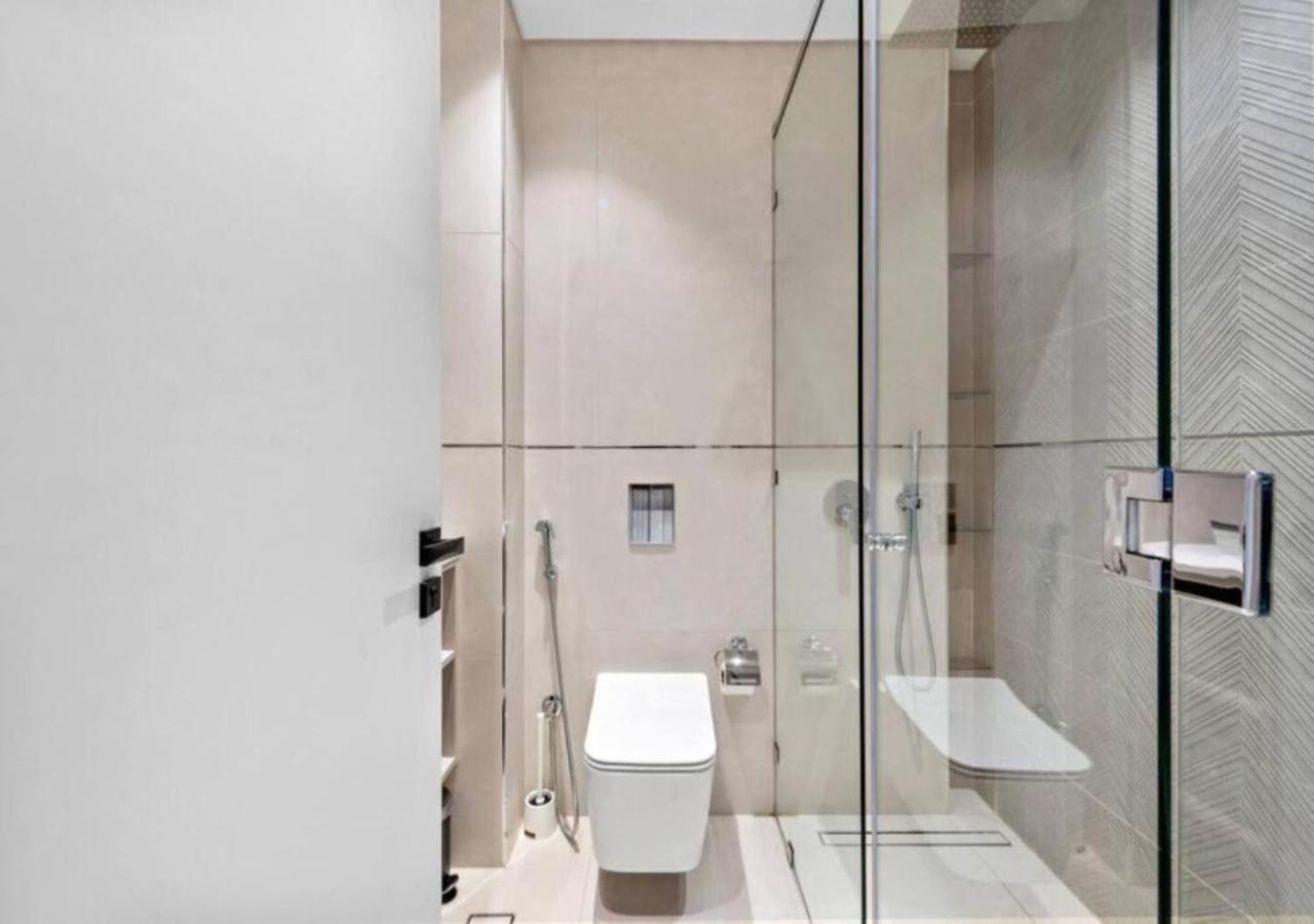New Luxury Near Marina-4min Walk From Metro Apartamento