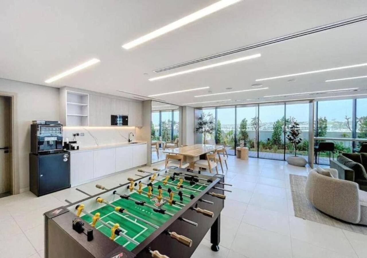 Apartamento New Luxury Near Marina-4min Walk From Metro Dubai