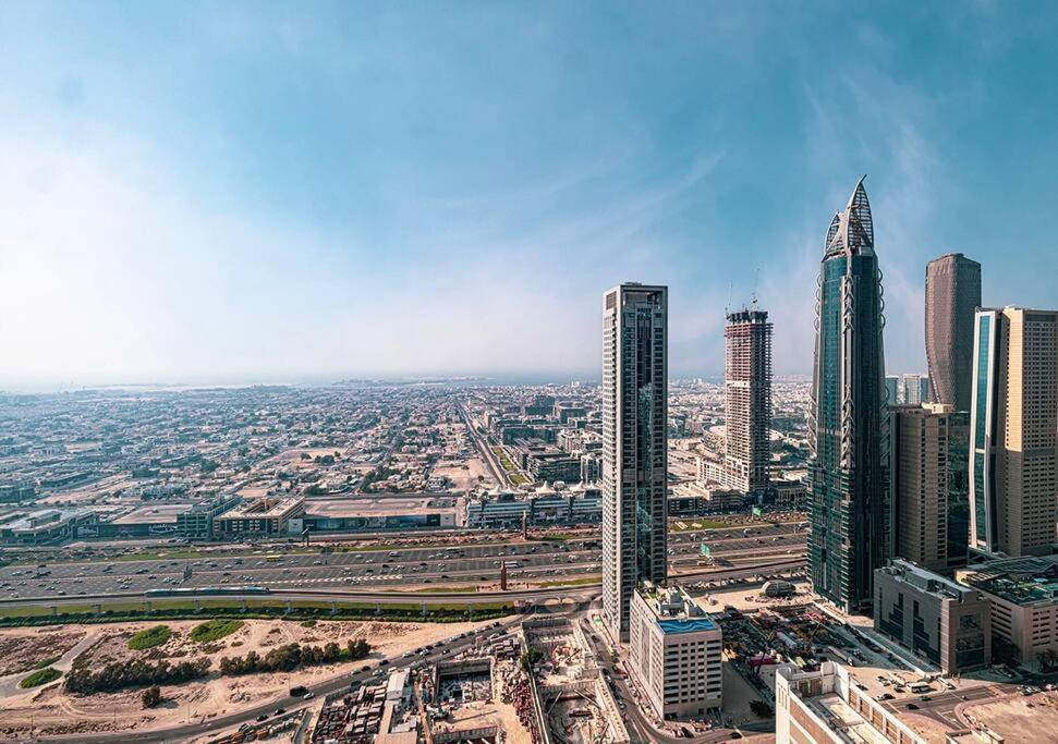 Downtown Sky High Luxury I And Sea Views I Opp Mall Burj Khalifa Dubai