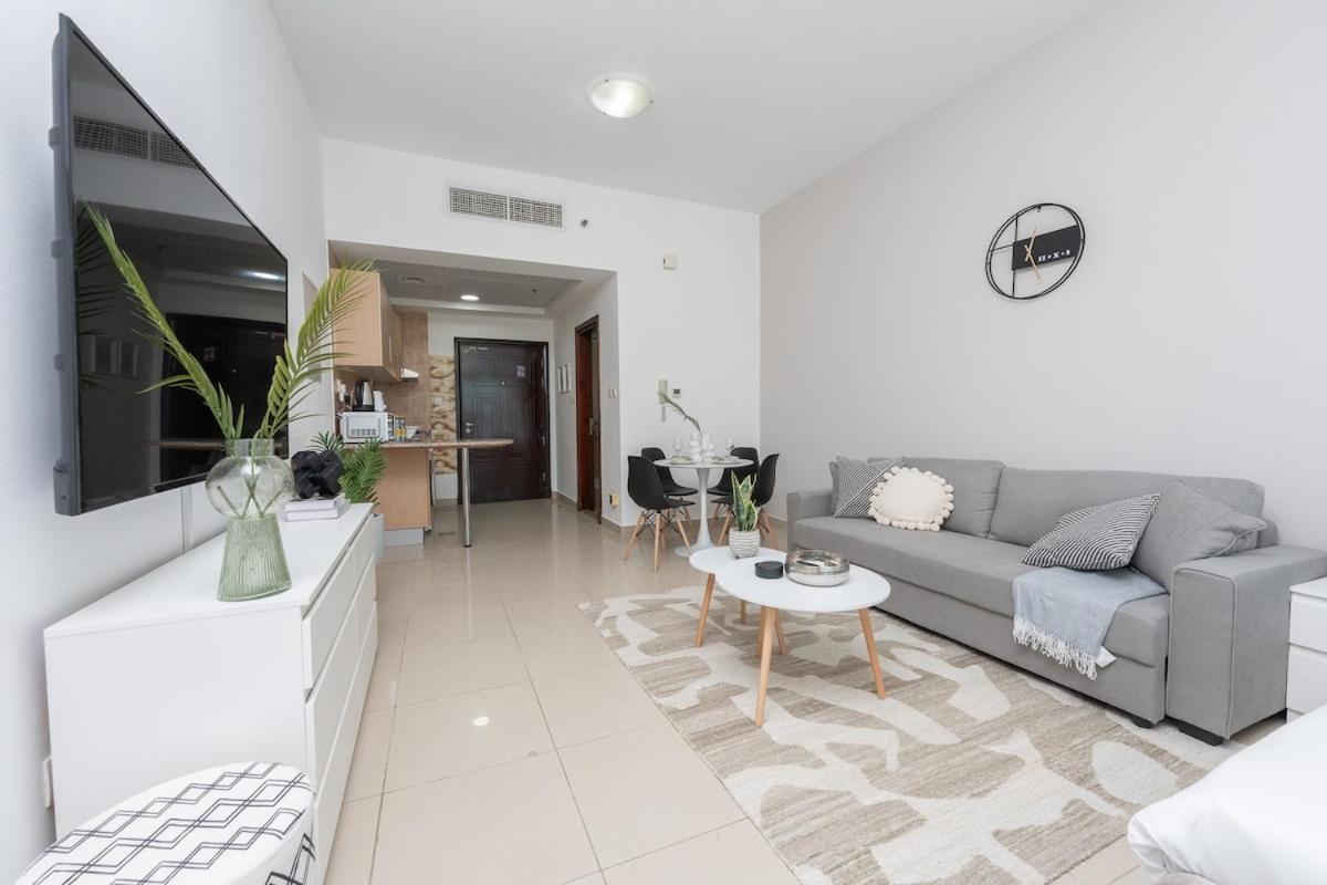 Peaceful At Al Jawzaa In International Apartment Dubai