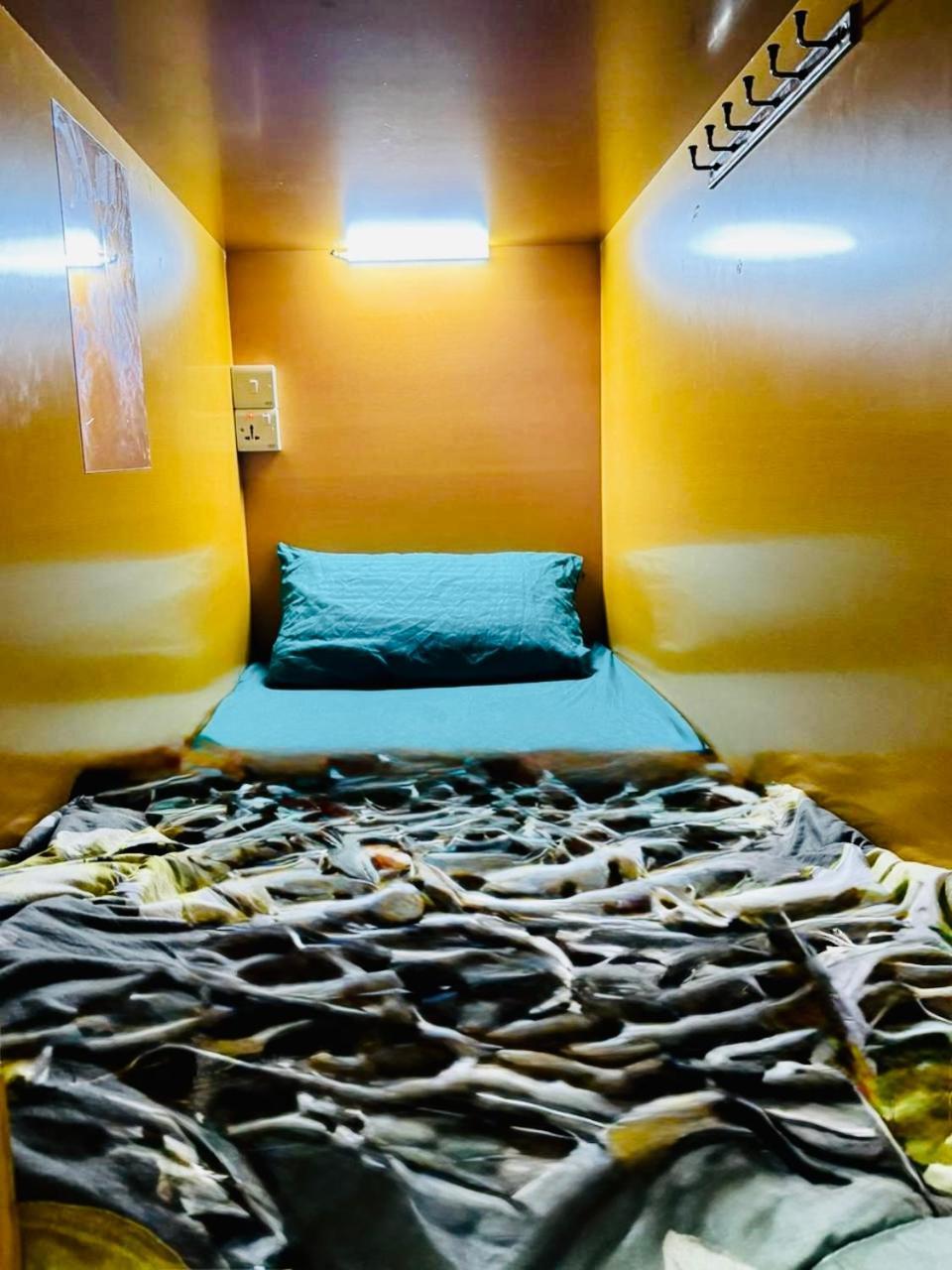 Privatunterkunft Aavhr Youth Holiday Near Burjuman Metro Station *