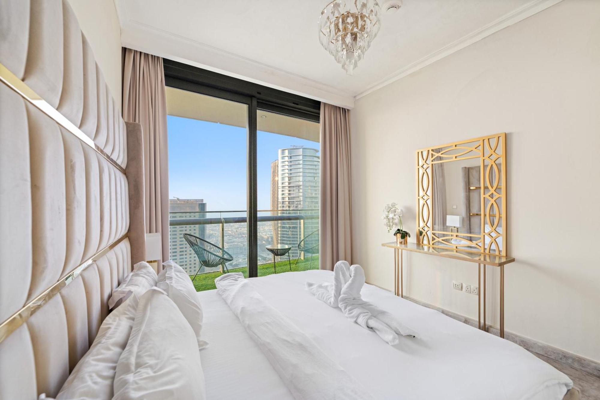 First Class 2br With Full Skyline & Sea View Apartment *