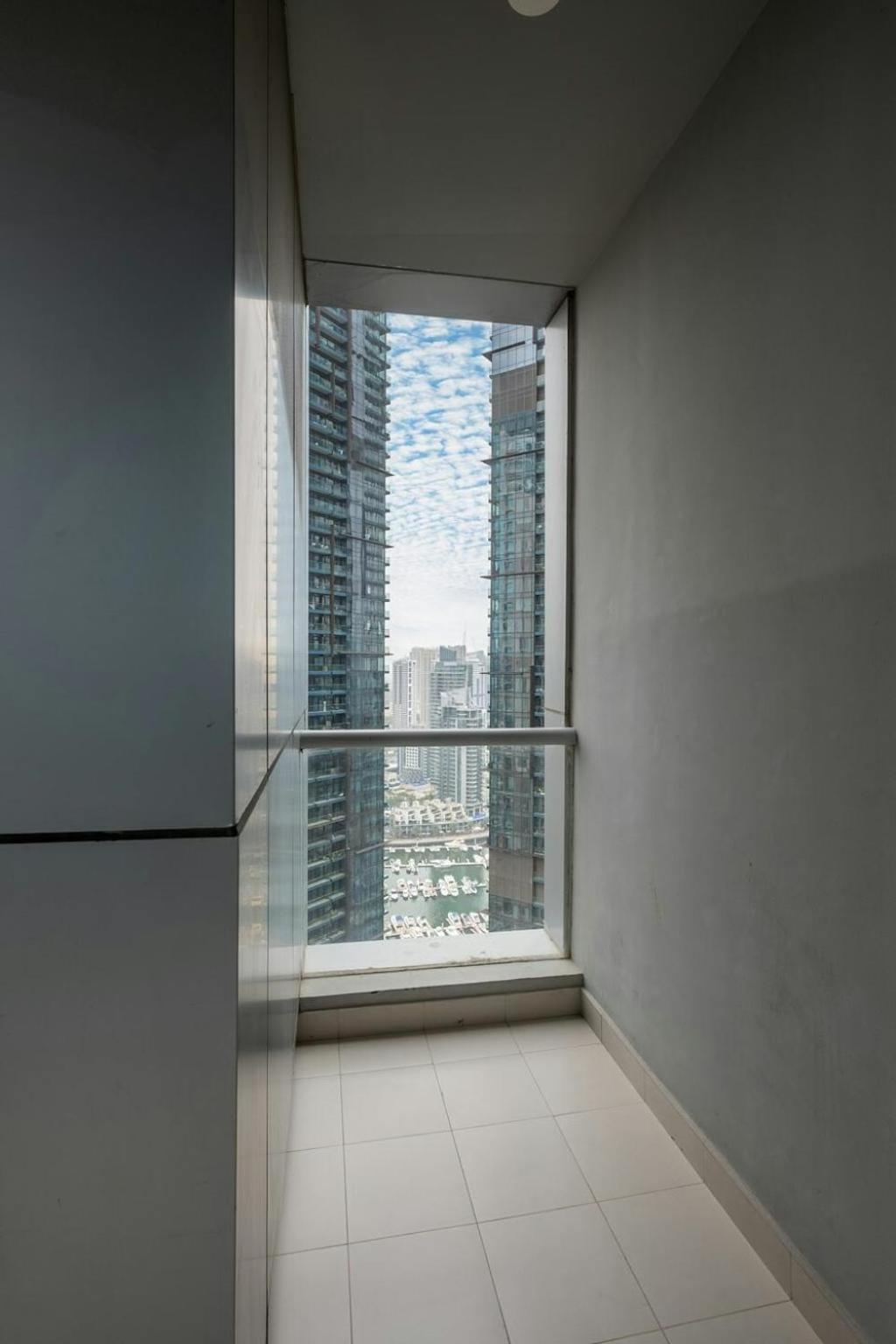 Apartment Spacious 2br Torch Tower-l34 Near Marina Walk Dubai