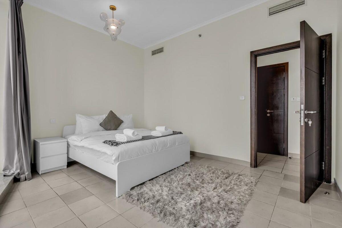 Spacious 2br Torch Tower-l34 Near Marina Walk * Dubai