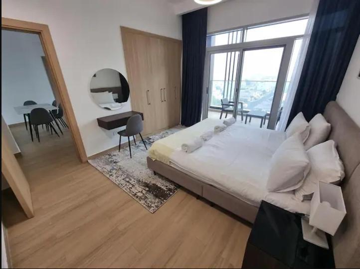 151 Jumeirah Gardens *