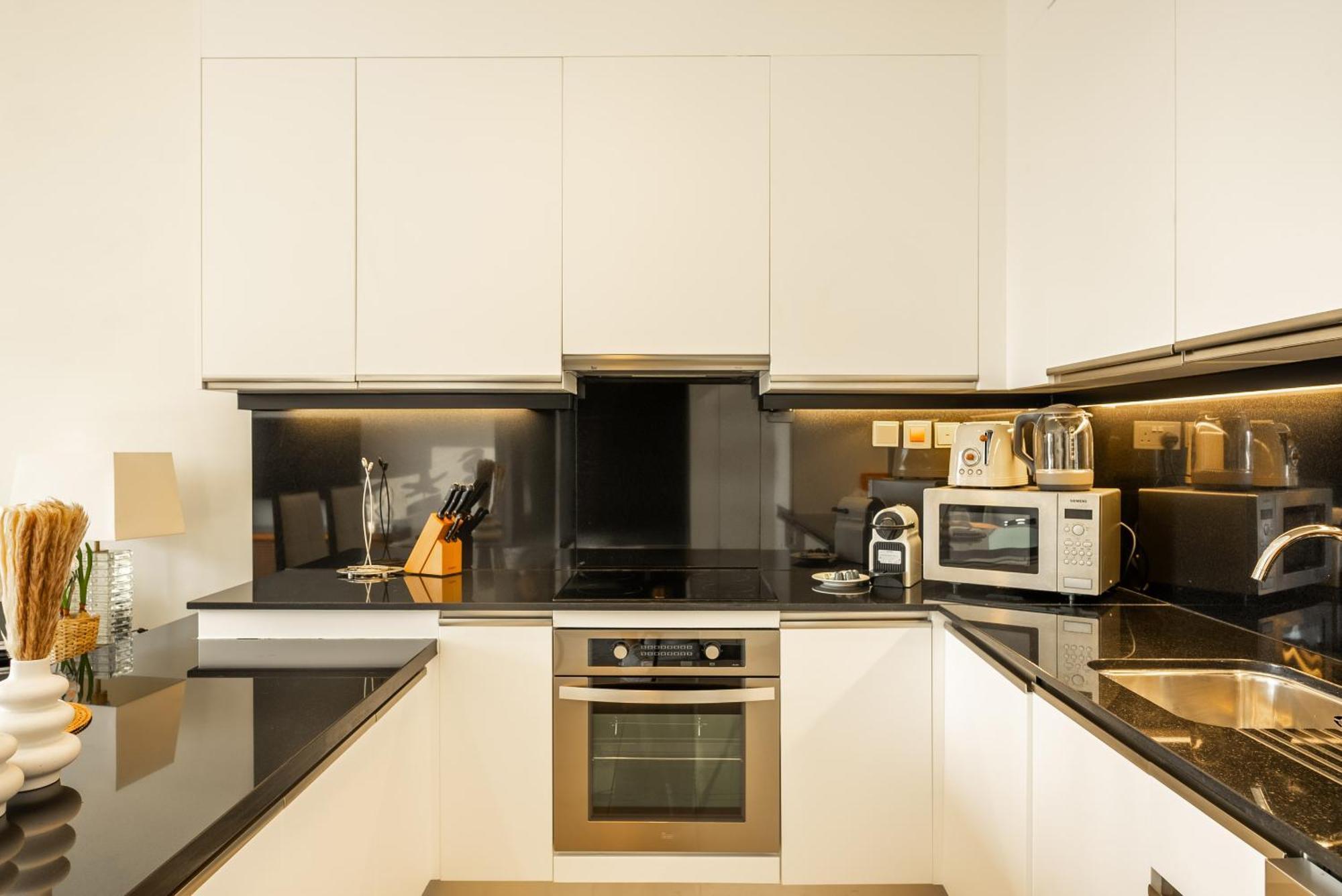 Apartment In Address Marina Residences Connected To Marina Mall Dubai