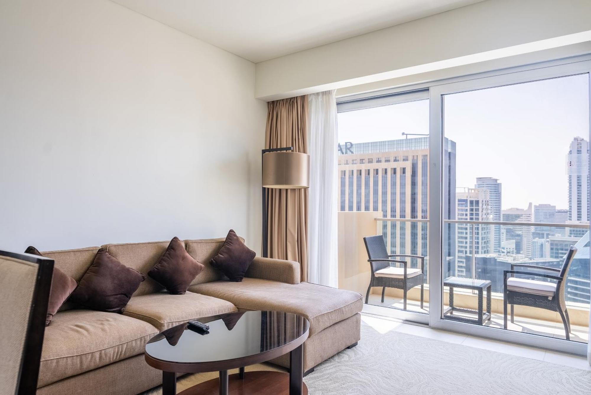 Apartment In Address Marina Residences Connected To Marina Mall *