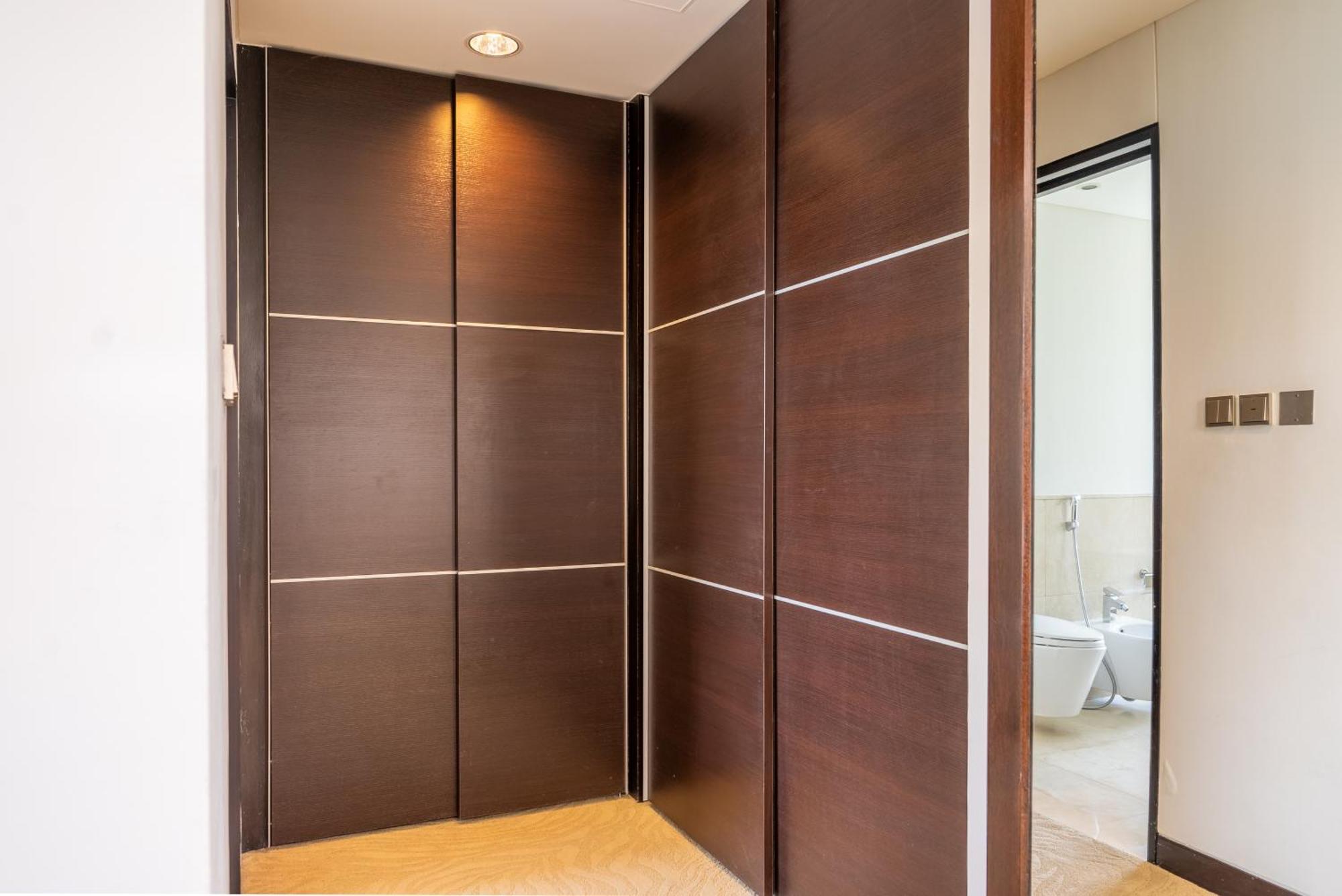 Apartment In Address Marina Residences Connected To Marina Mall Dubai