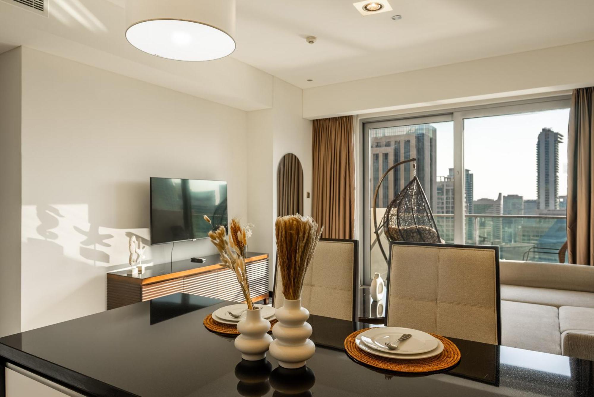 Apartment In Address Marina Residences Connected To Marina Mall *