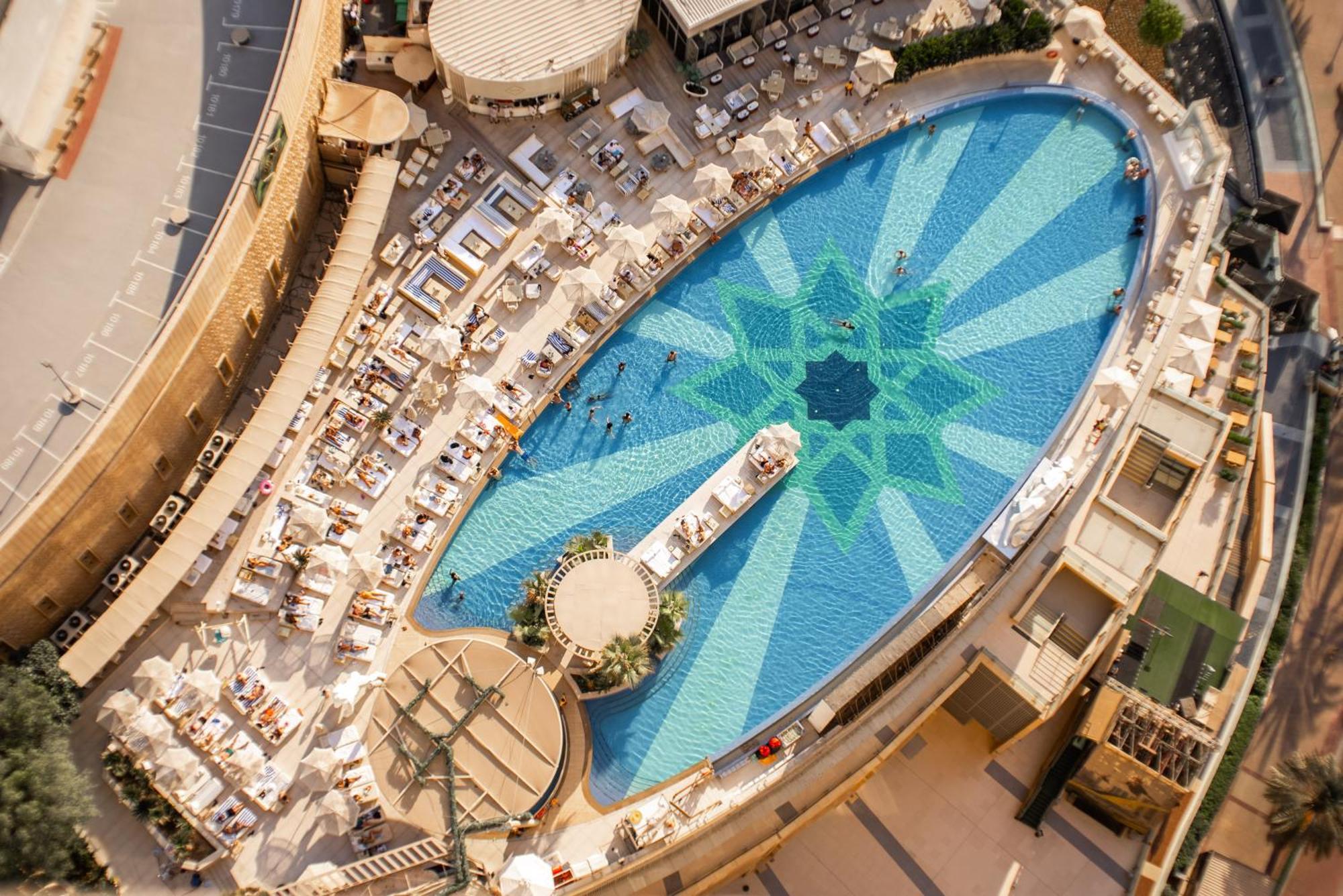 In Address Marina Residences Connected To Marina Mall Apartment *