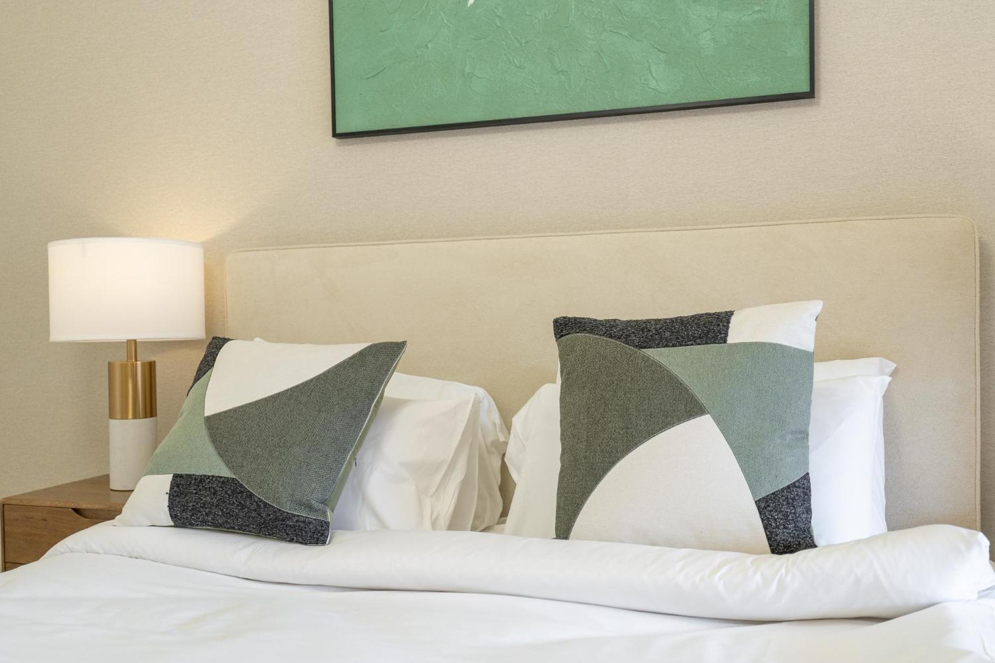 A Phenomenal In Golden Mile 6 Great For 5 Apartment Dubai
