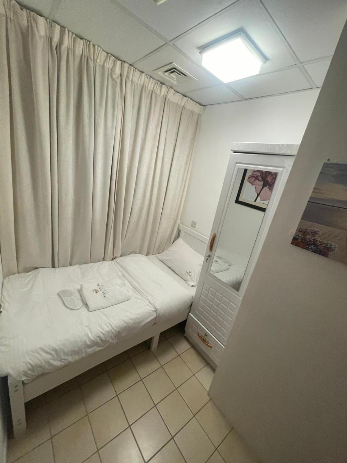 Four Stars Marina Jbr Hotel